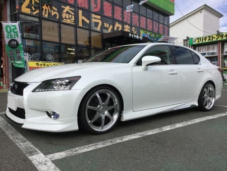 レクサス ｇｓにワーク グノーシス２０インチ装着 レクサス Gs ホイール タイヤ ホイール関連 タイヤ ホイール交換 スタッフ日記 タイヤ館 堺 大阪府 和歌山県のタイヤからはじまる トータルカーメンテナンス タイヤ館グループ