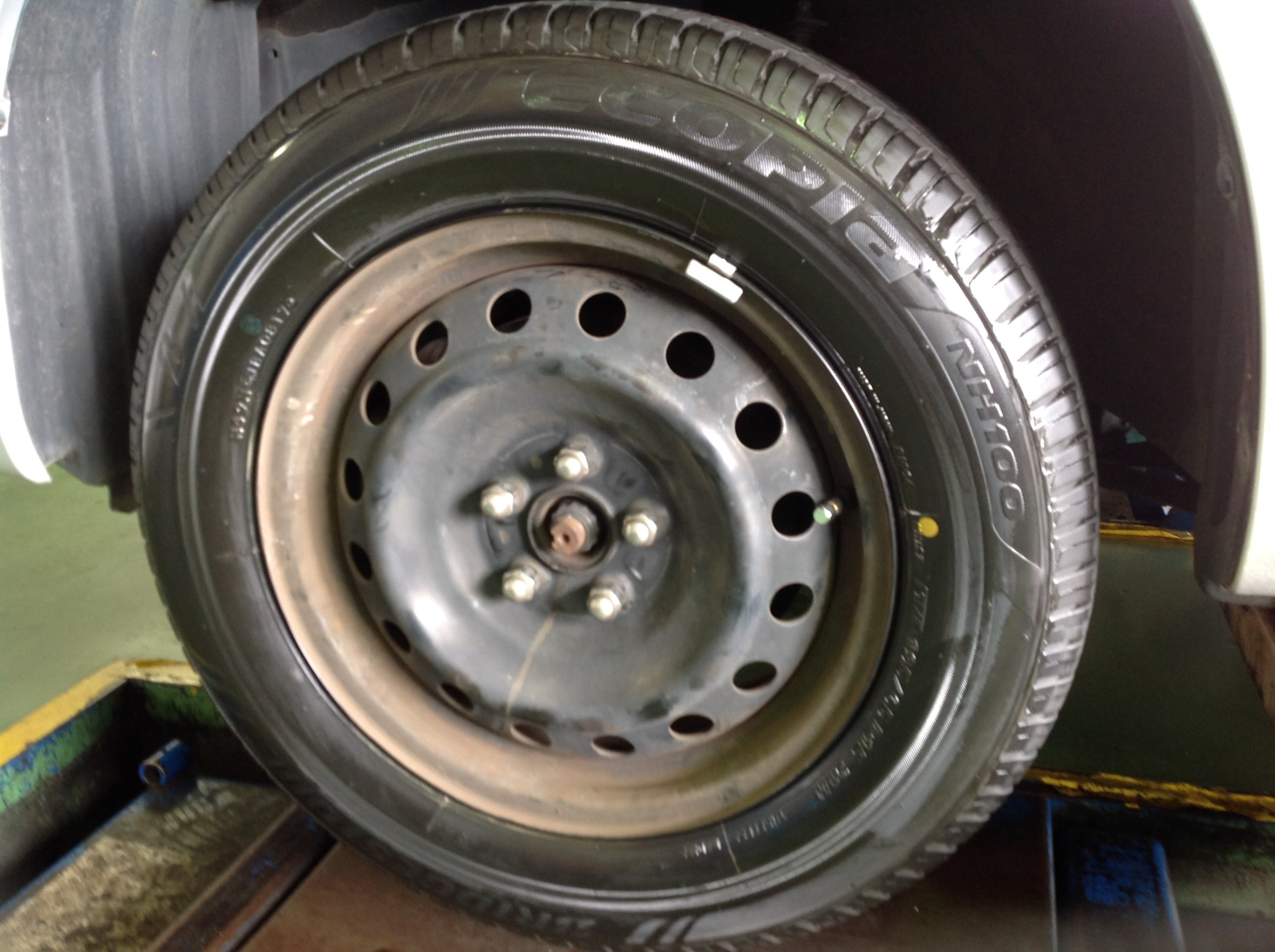 トヨタ プレミオ エコピアNH100装着♪  サービス事例  タイヤ館 