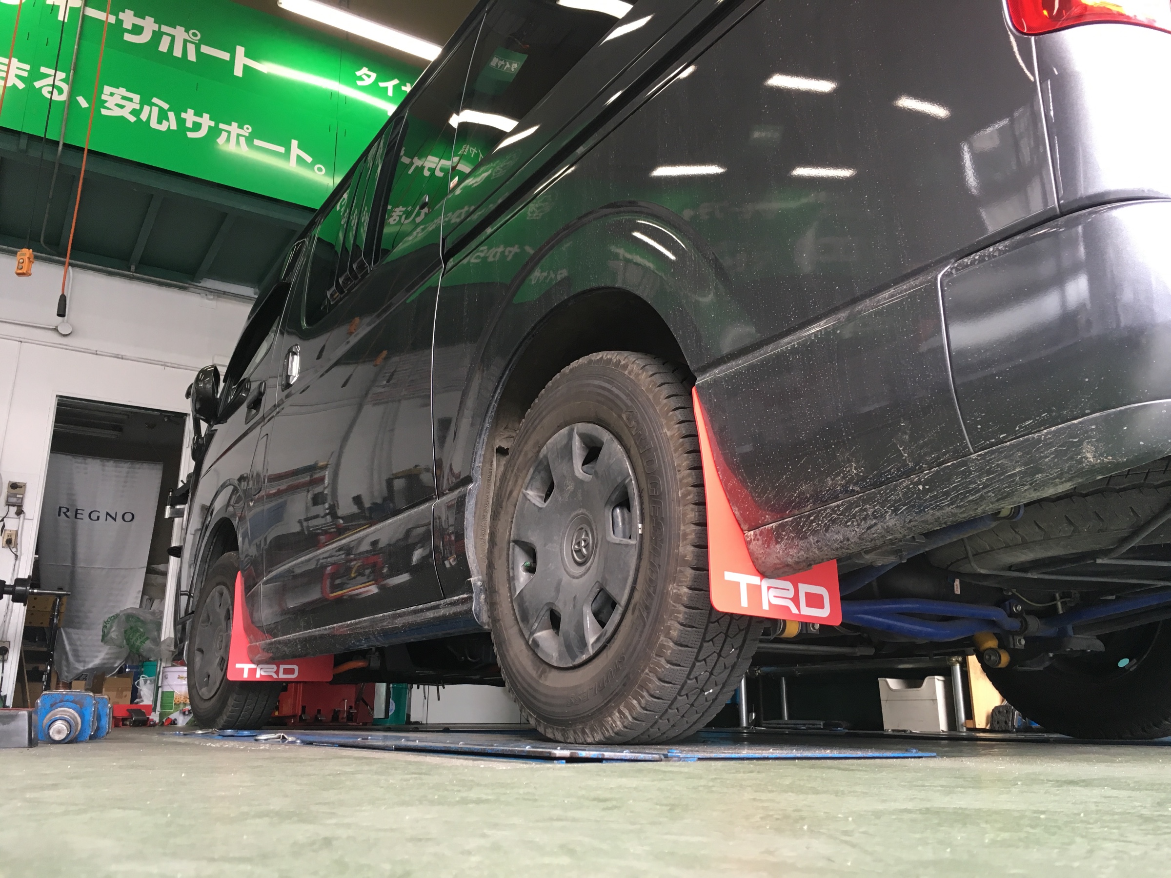 ハイエース⭐︎TRDマッドガード装着 | トヨタ ハイエース その他