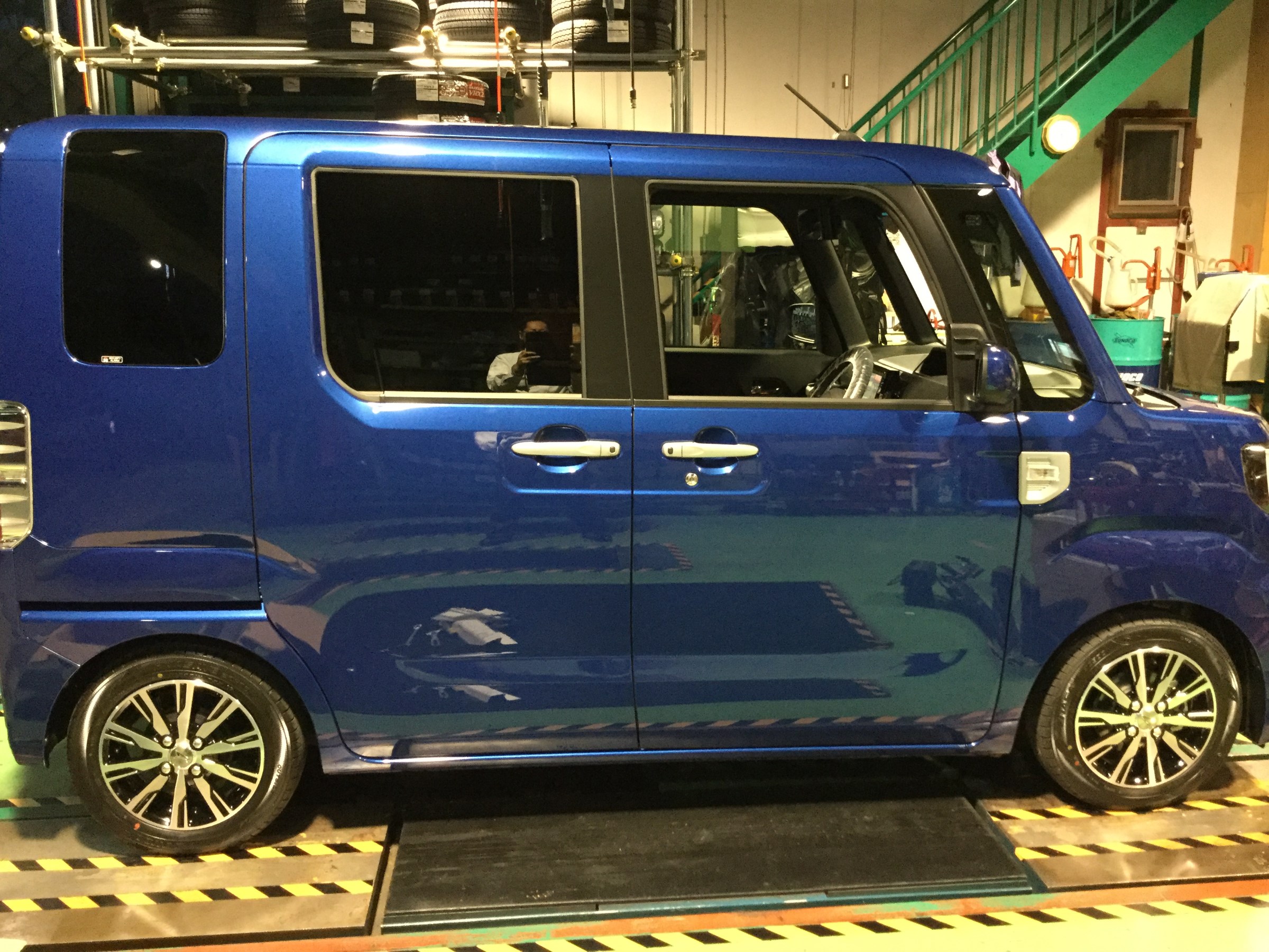 ウェイクに車高調 タイヤホイールをお取り付け ダイハツ ウェイク スタッフ日記 タイヤ館 京都八幡 タイヤからはじまる トータルカーメンテナンス タイヤ館グループ