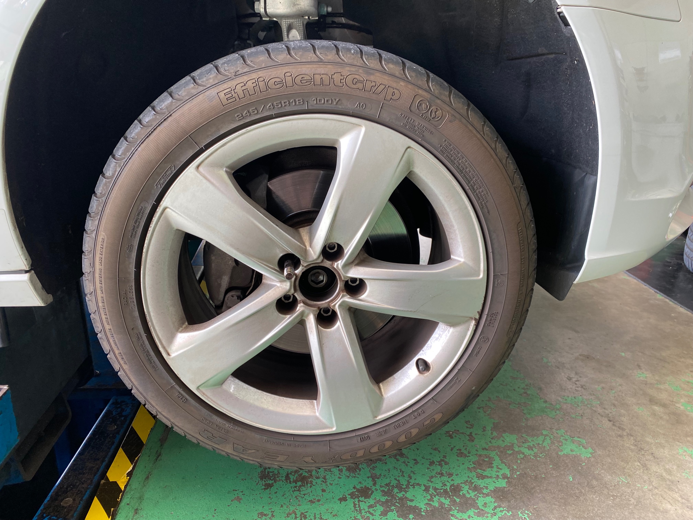 　　ブリヂストン　タイヤ館下松　タイヤ交換　アルミホイール　オイル交換　バッテリー交換　ワイパー交換　エアコンフィルター交換　アライメント調整　国産車　輸入車　下松市　周南市　徳山　柳井　熊毛　光　玖珂　周東　　