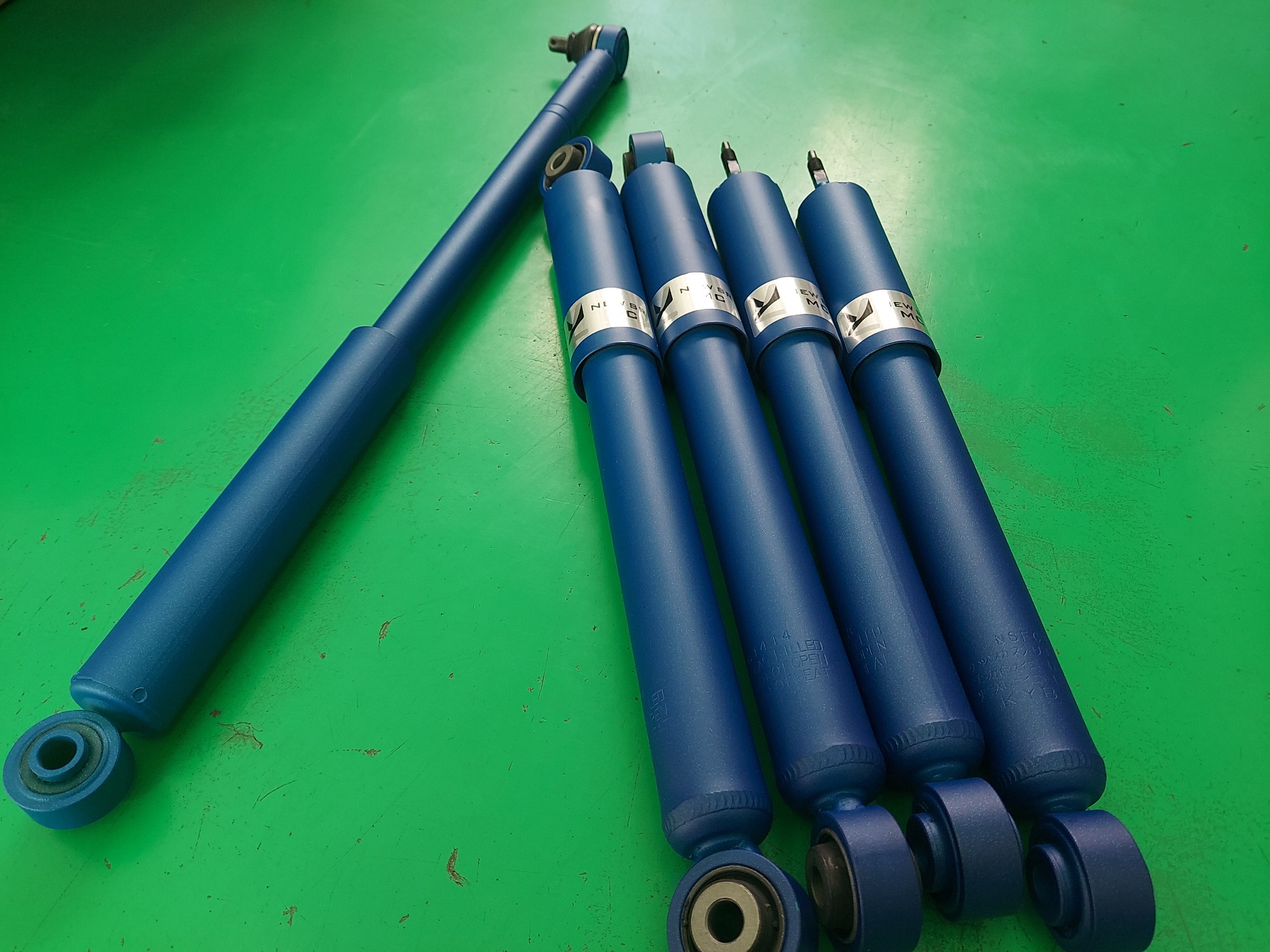 ジムニー KYB カヤバ ショックアブソーバー NEW SR MC JB64W | 店舗お
