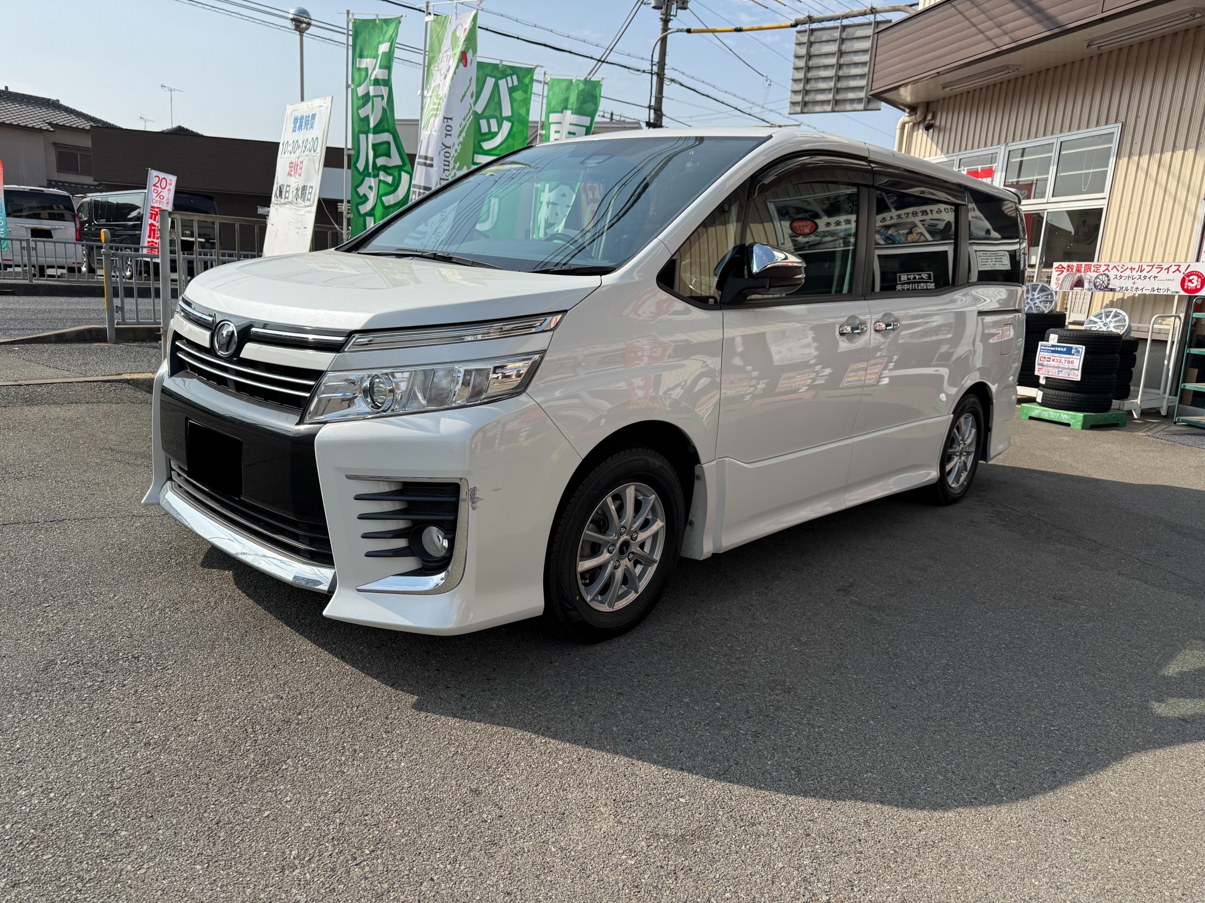 ☆まだ間に合いますよ～ スタッドレスタイヤセット トヨタ ヴォクシー 
