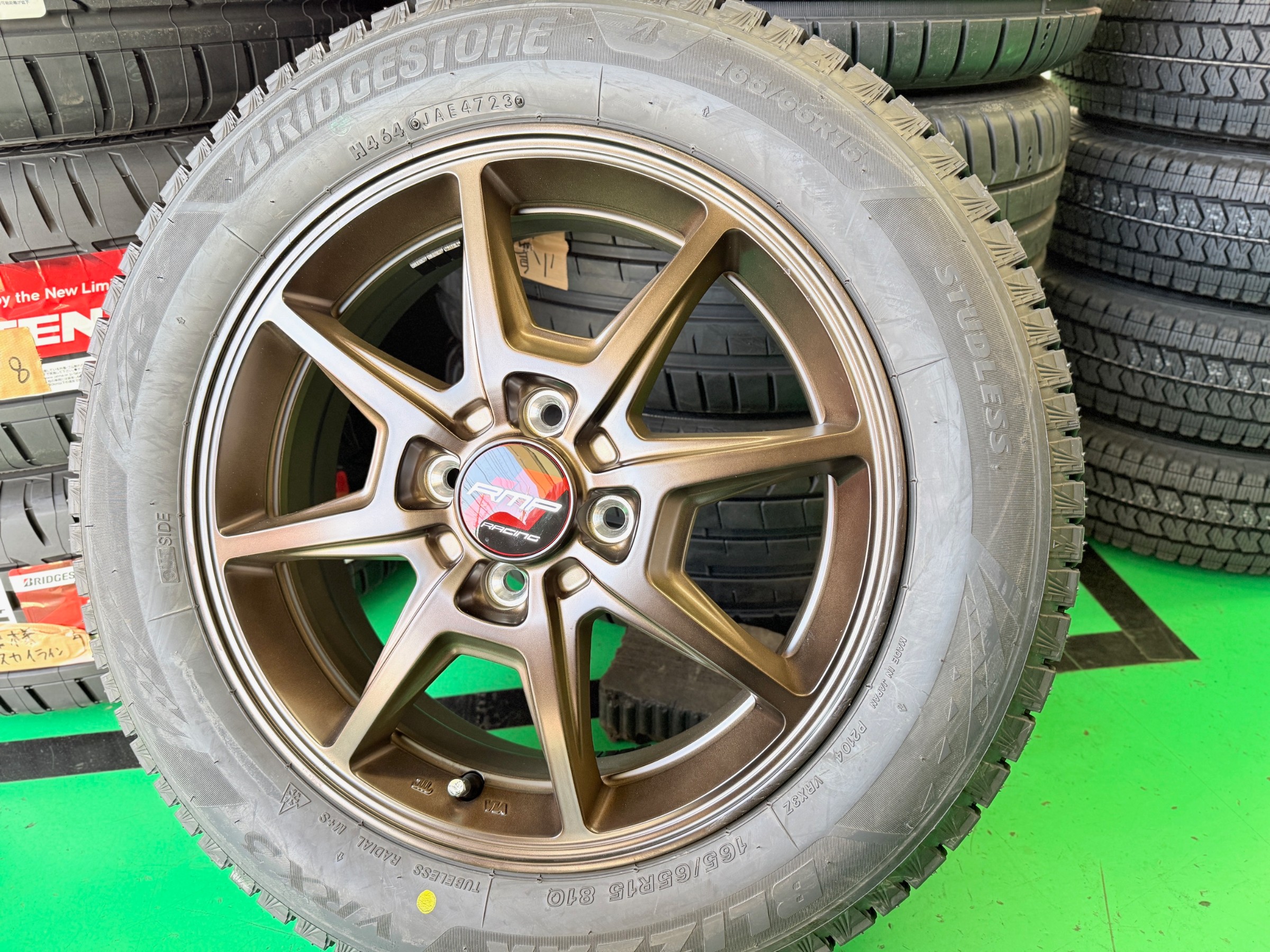 スズキ ソリオバンディット おしゃれなスタッドレスセット 取付 | 店舗