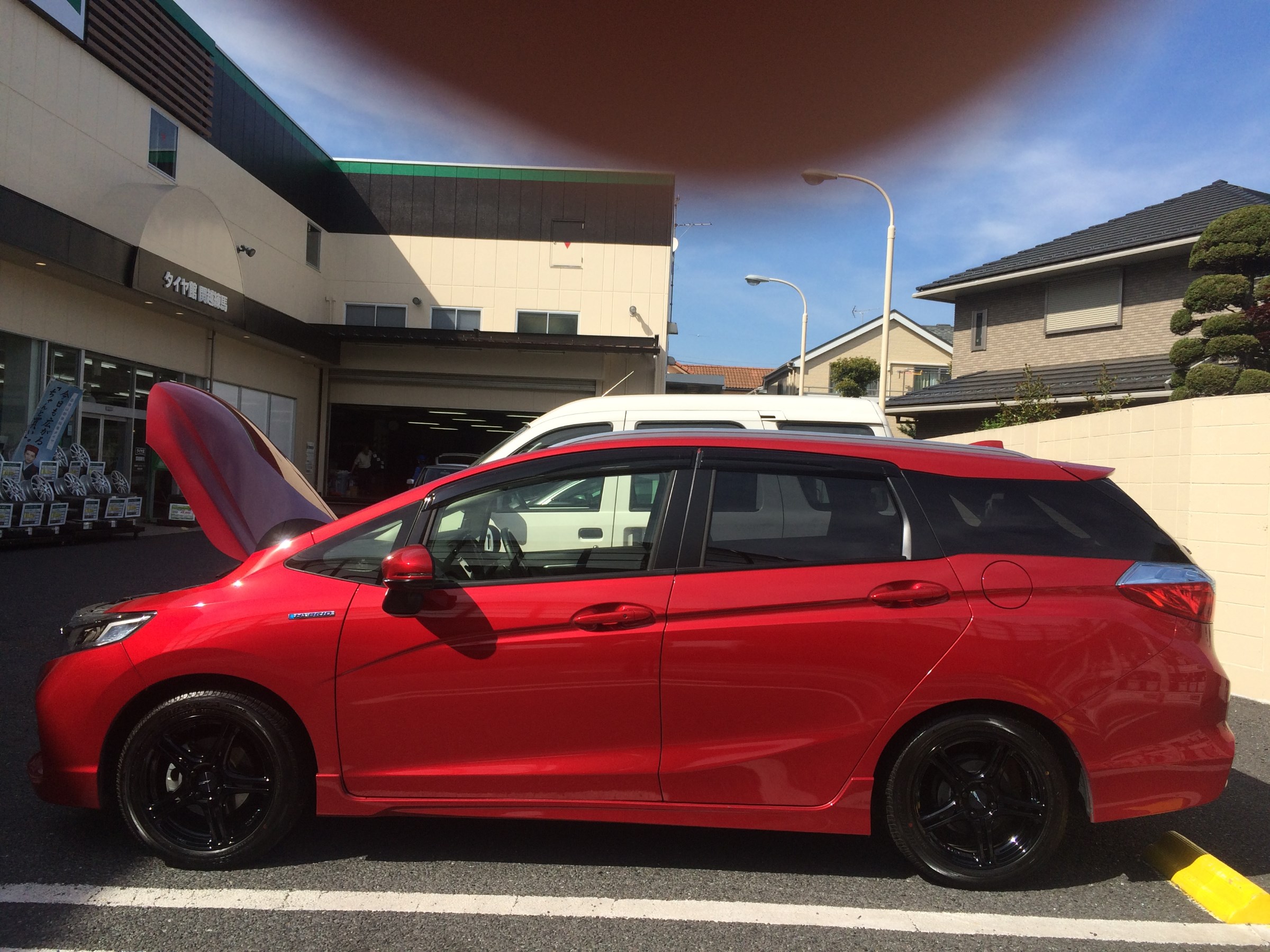 シャトル ホイール取り付け ホンダ シャトル ホイール タイヤ ホイール関連 タイヤ ホイール交換 サービス事例 タイヤ館 関越練馬 東京都のタイヤ カー用品ショップ タイヤからはじまる トータルカーメンテナンス タイヤ館グループ