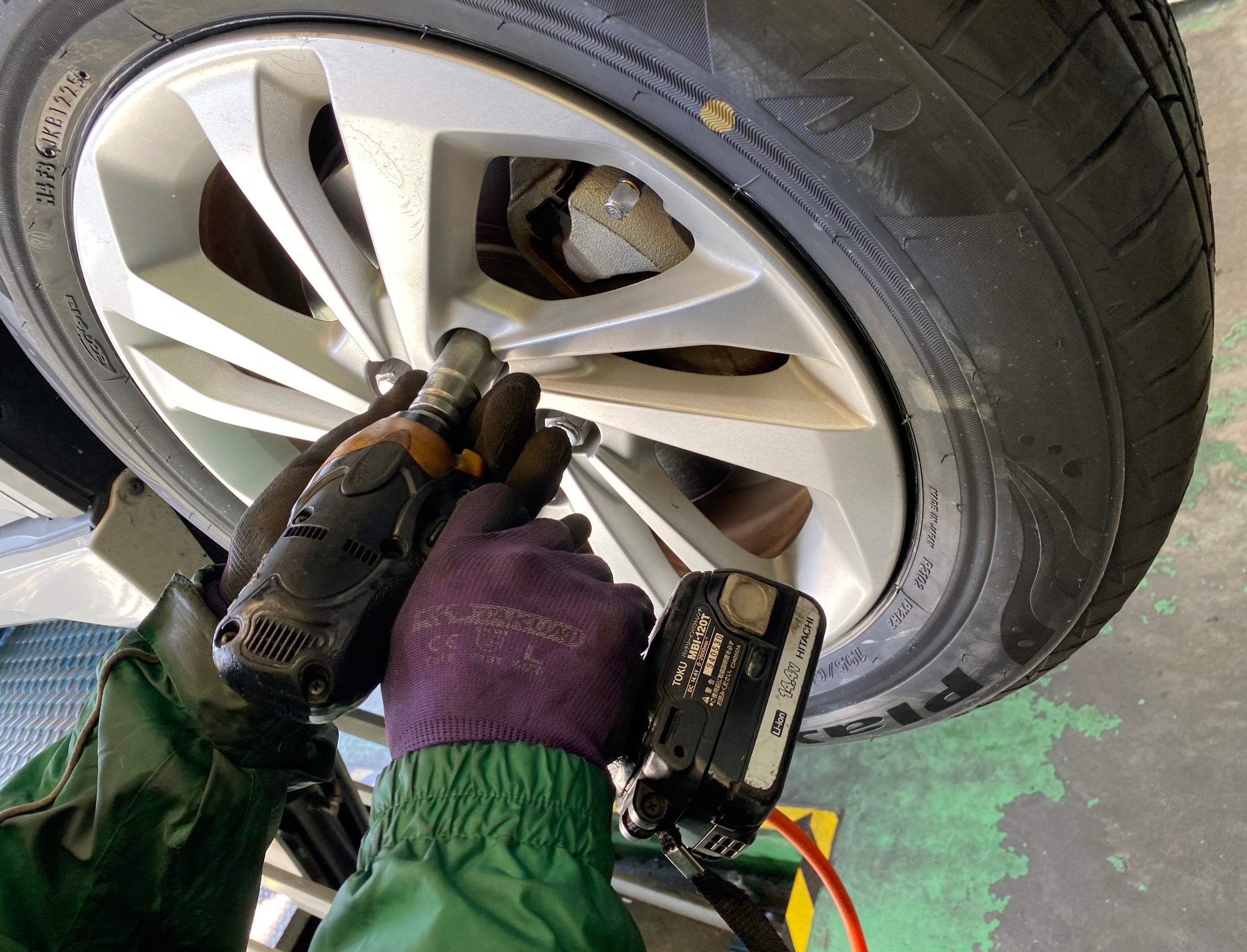 　　ブリヂストン　タイヤ館下松　タイヤ交換　アルミホイール　オイル交換　バッテリー交換　ワイパー交換　エアコンフィルター交換　アライメント調整　国産車　輸入車　下松市　周南市　徳山　柳井　熊毛　光　玖珂　周東　　