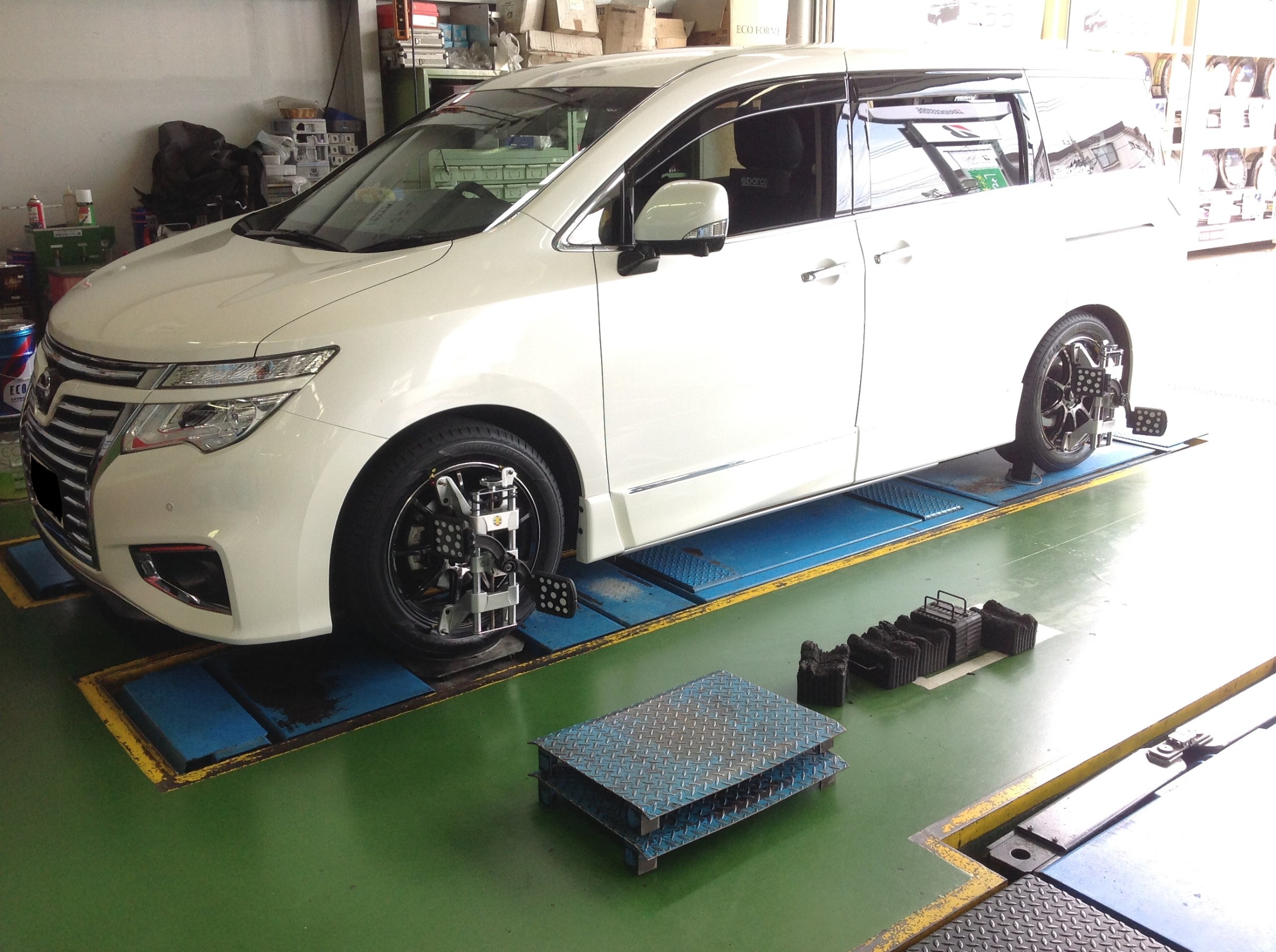 Ｅ52 エルグランド タイヤホイールセット取付☆ | 日産 エルグランド