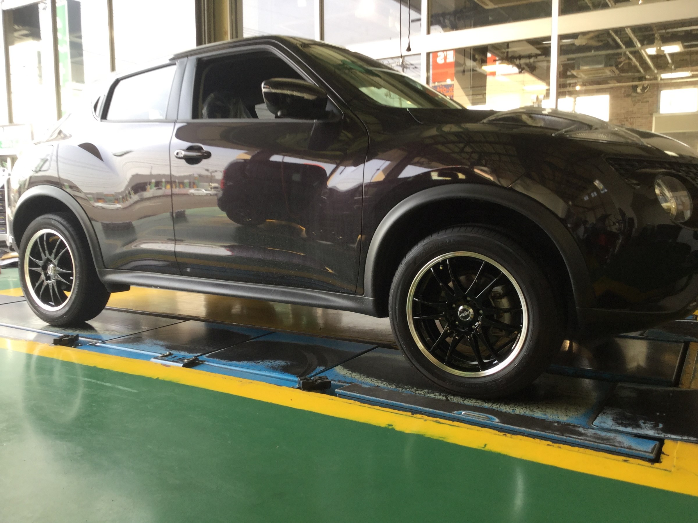 アルミホイール装着！！ | 日産 ジューク ホイール タイヤ・ホイール関連 > タイヤ・ホイール交換 | スタッフ日記 | タイヤ館 かわごえ |  タイヤからはじまる、トータルカーメンテナンス タイヤ館グループ