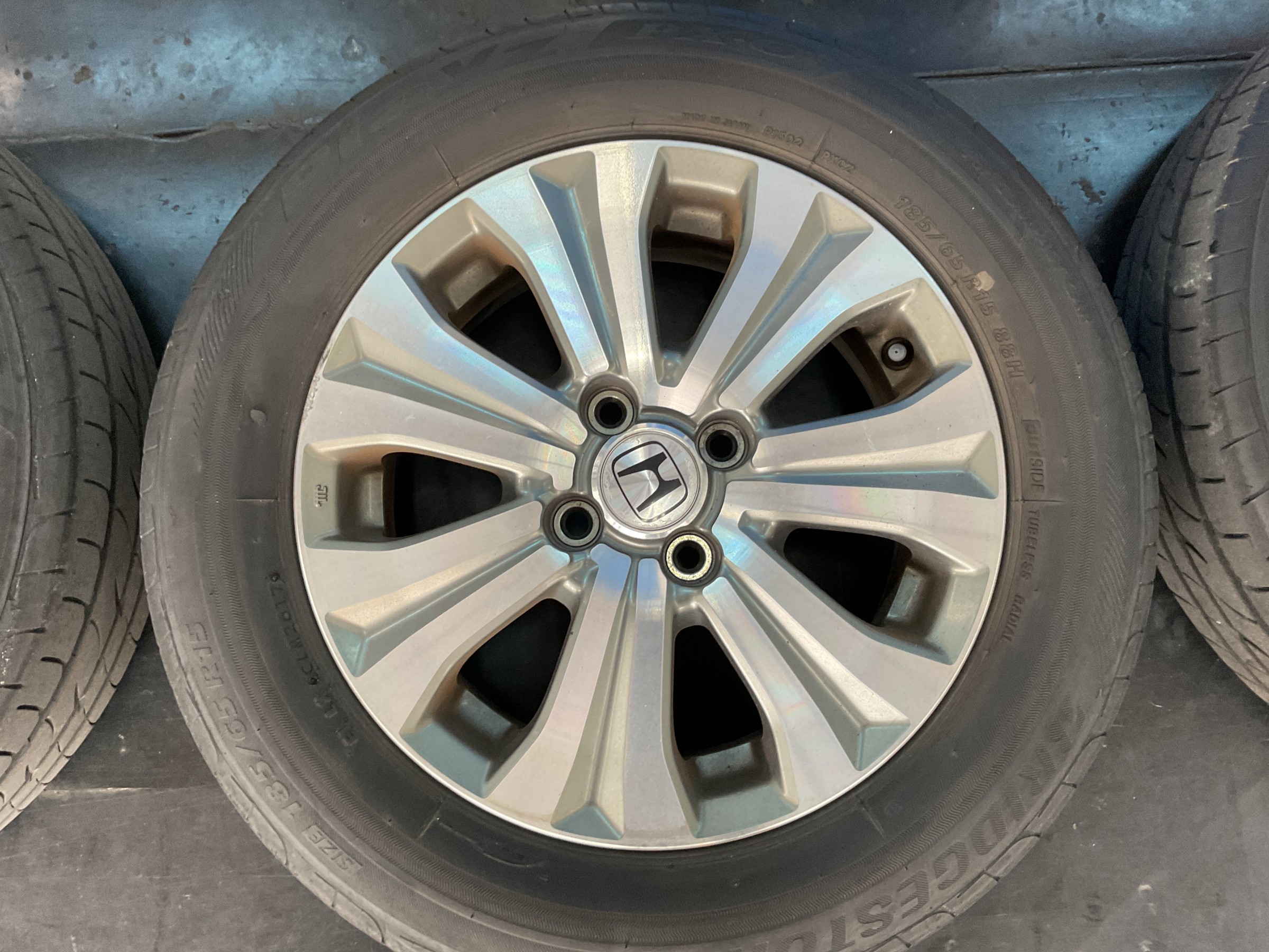 タイヤ館三原　タイヤ交換