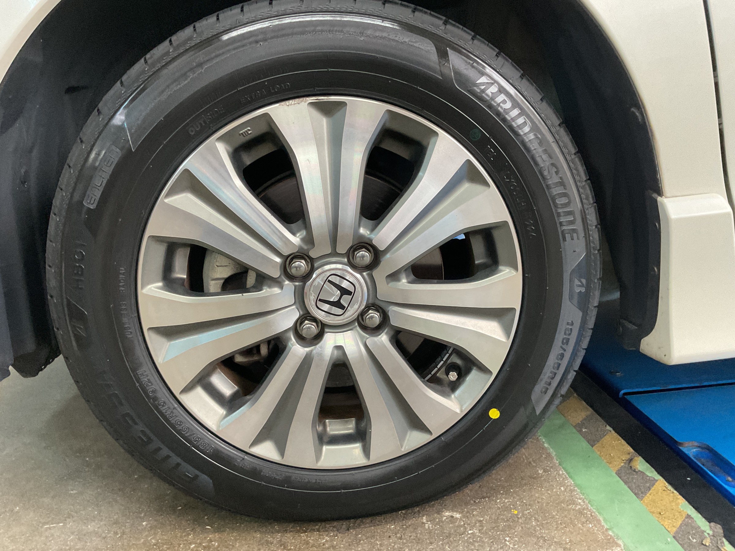 タイヤ館三原　タイヤ交換