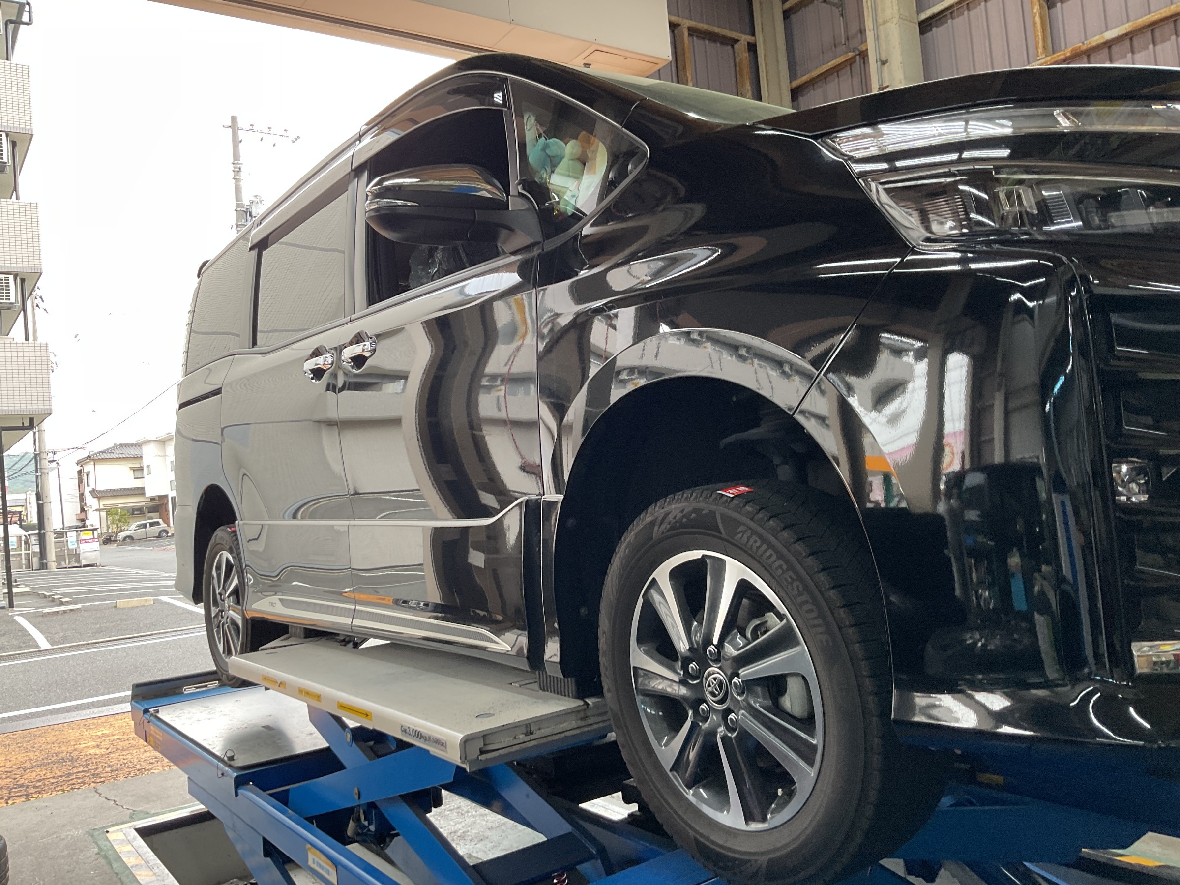 タイヤ館三原　タイヤ交換