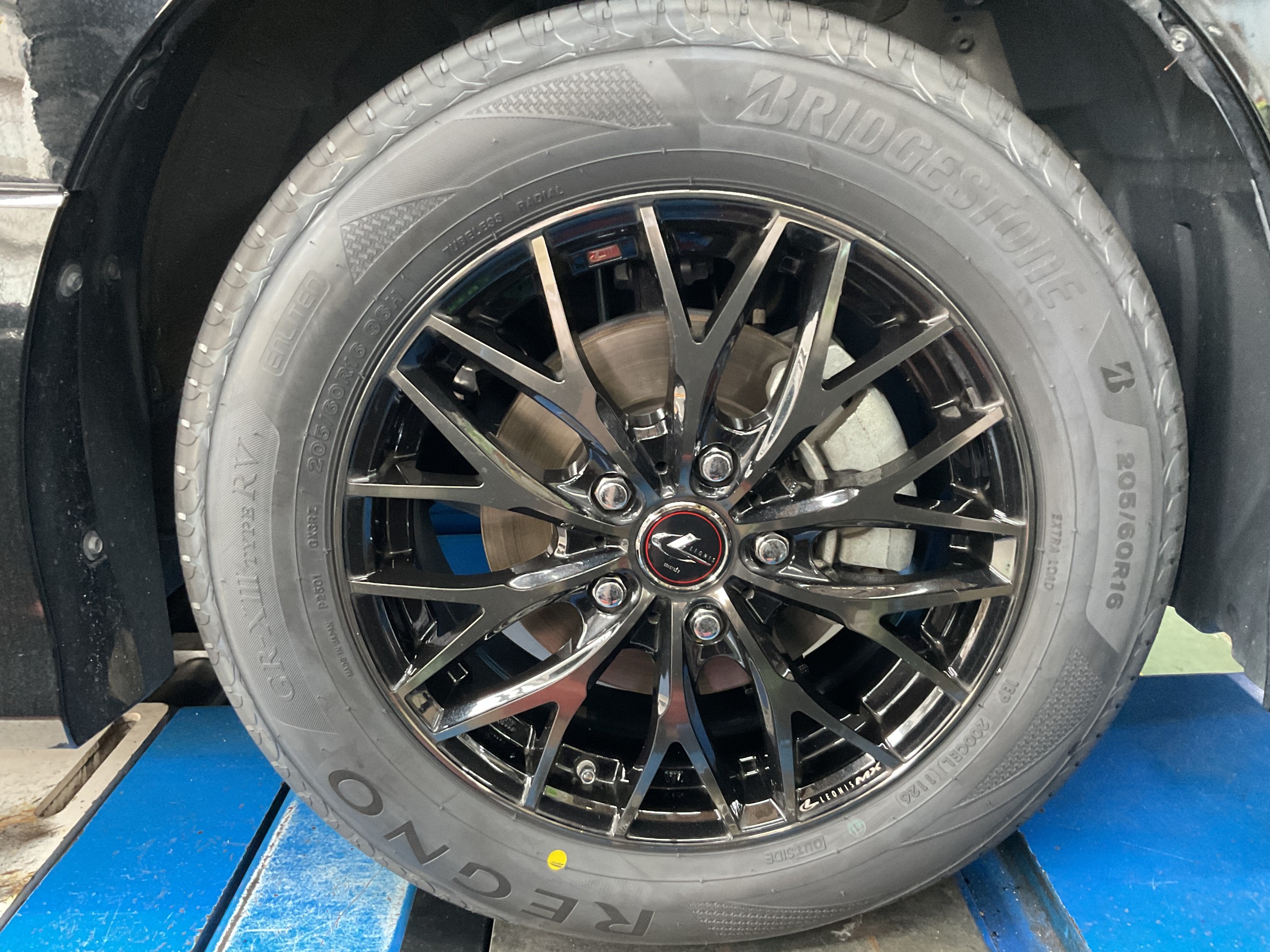 タイヤ館三原　タイヤ交換