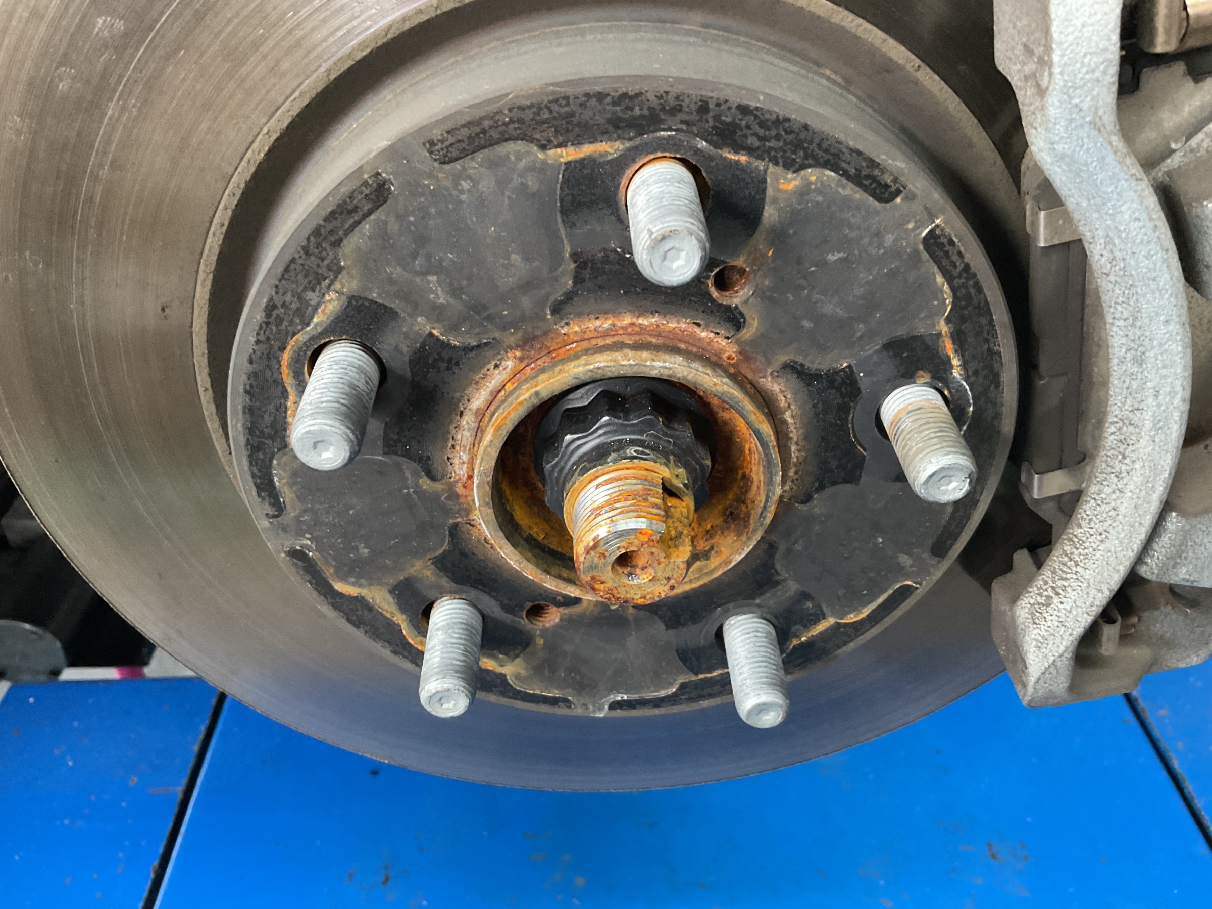 タイヤ館三原　タイヤ交換