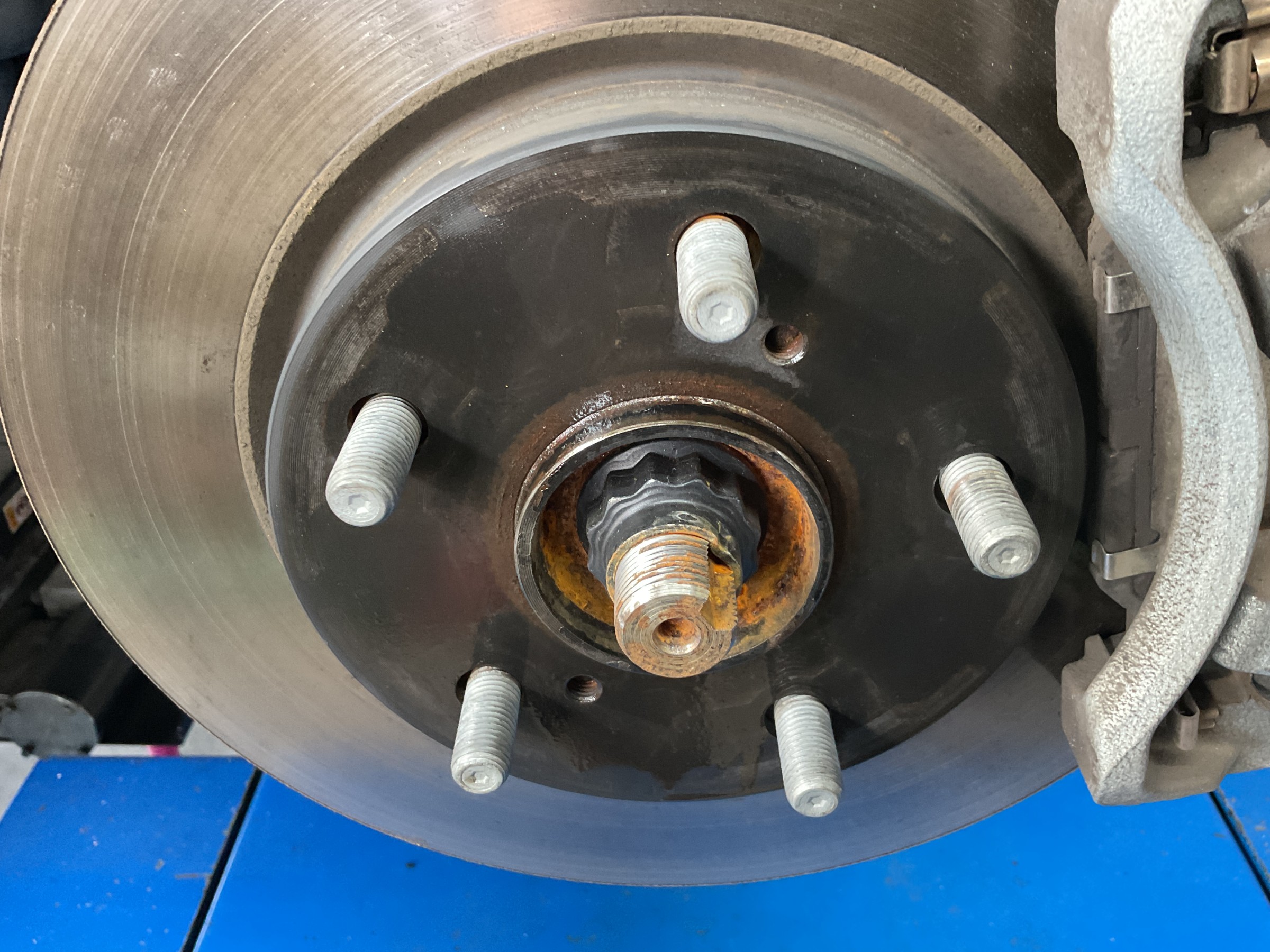 タイヤ館三原　タイヤ交換