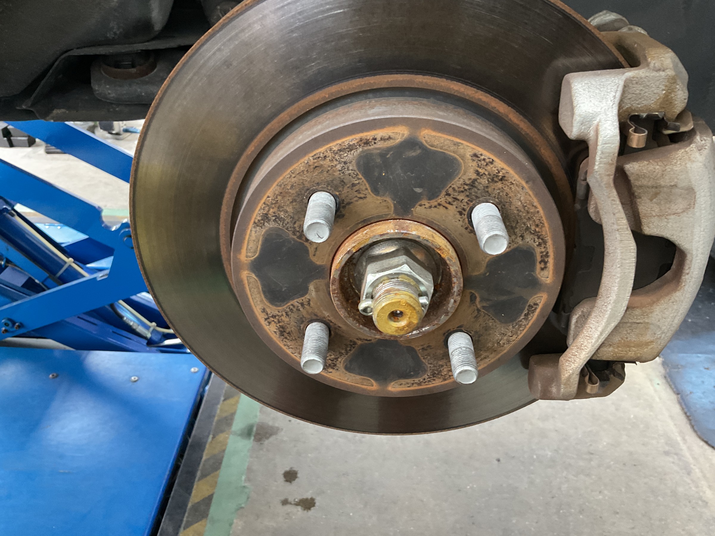 タイヤ館三原　タイヤ交換