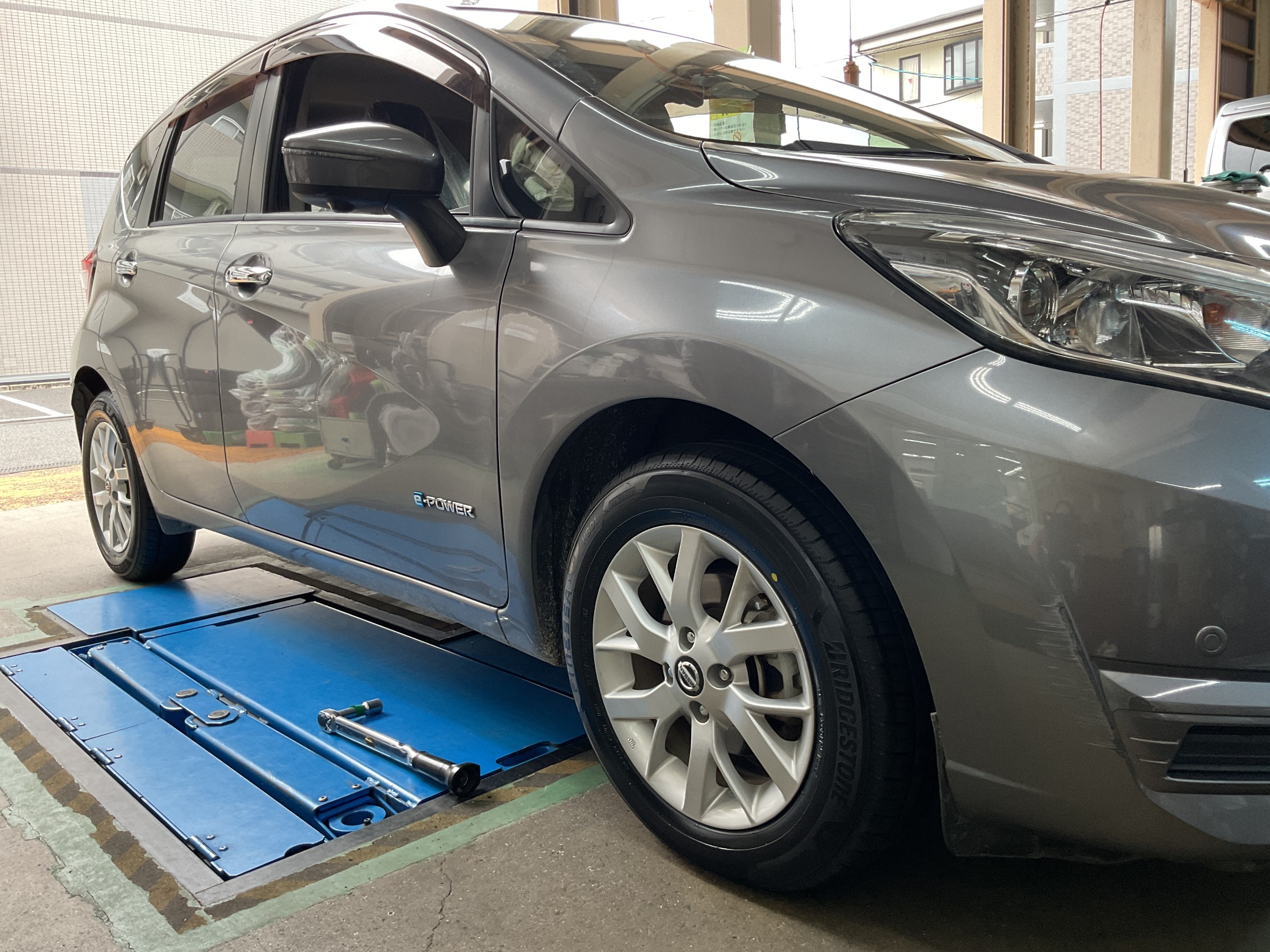 タイヤ館三原　タイヤ交換