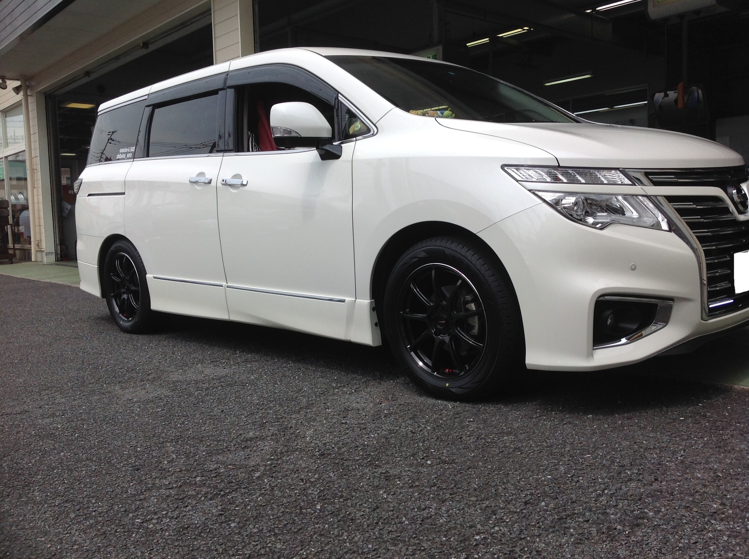 Ｅ52 エルグランド タイヤホイールセット取付☆ | 日産 エルグランド