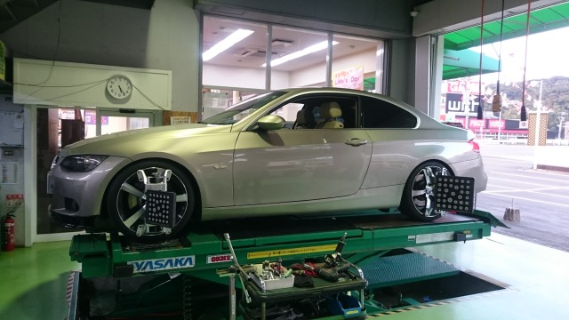 Bmw E92 335i アライメント調整しました V Bmw 3シリーズ その他 タイヤ ホイール関連 4輪トータルアライメント調整 技術サービス施工事例 タイヤ館 福岡東 タイヤからはじまる トータルカーメンテナンス タイヤ館グループ