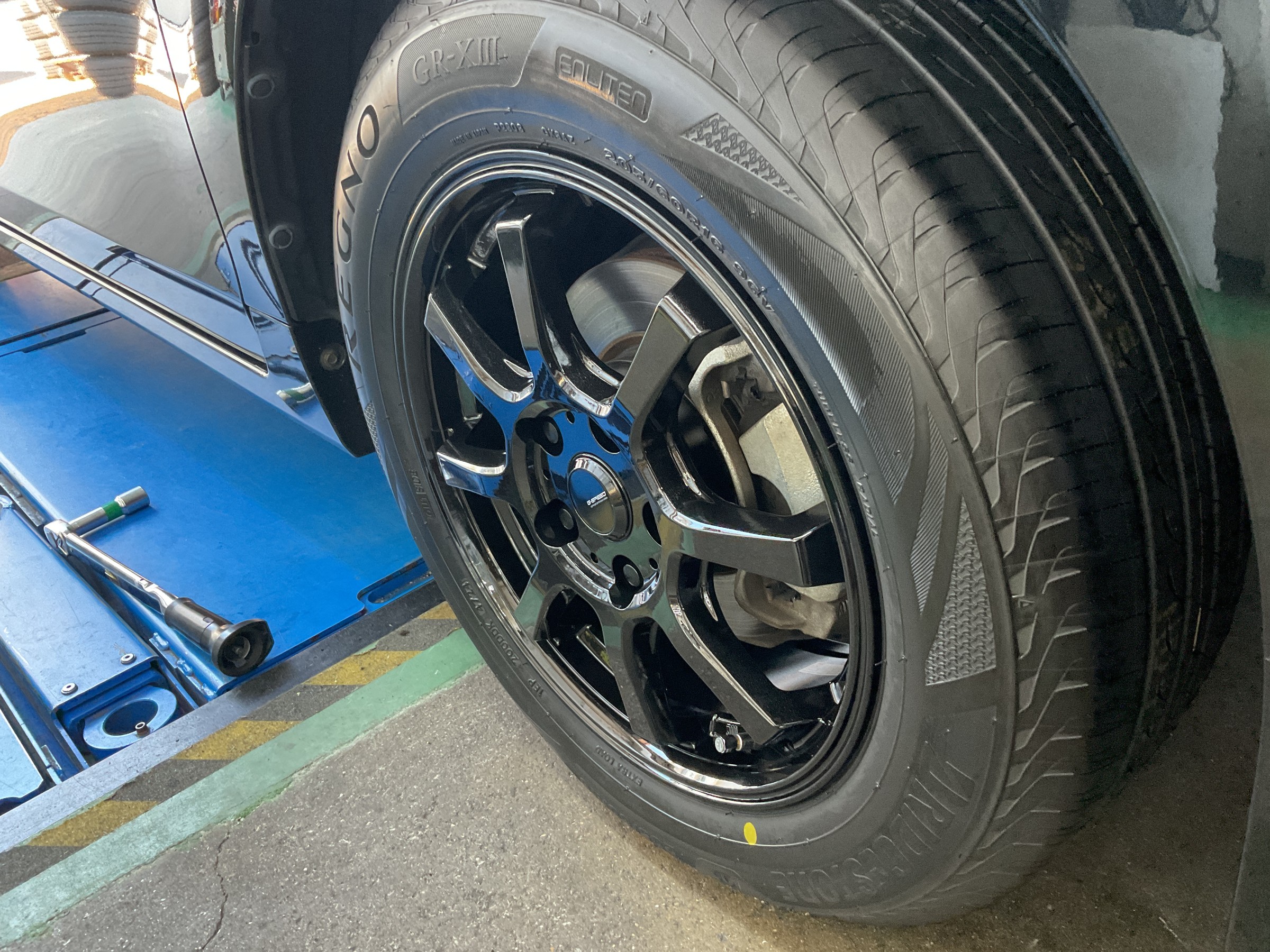 プリウスαに！ 205/60R16 ホイールセット タイヤもバリ山 グッドイヤー 2018年製 明日から価格UPします 2024年製 トヨタプリウスα夏タイヤ/ヨコハマ205
