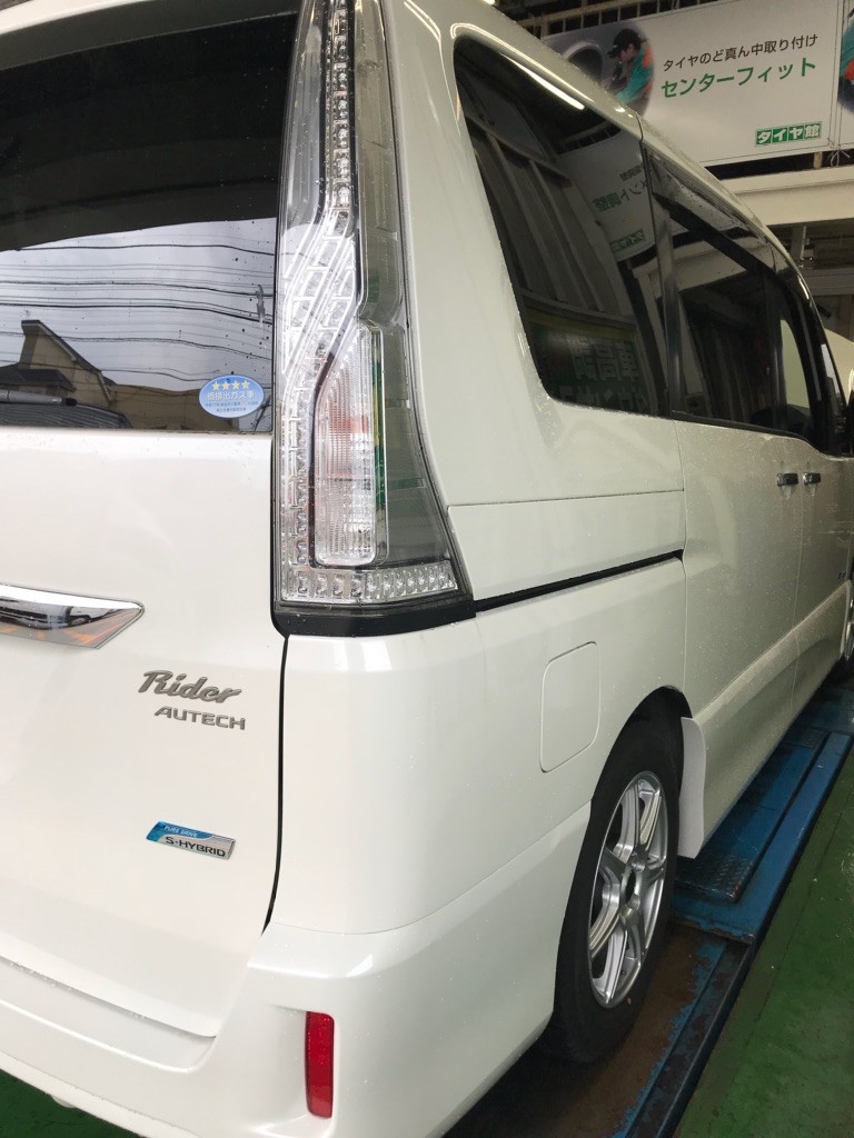 日産セレナ C26 S ハイブリッド バッテリー交換 日産 セレナ メンテナンス商品 パーツ取付 各種用品取付 サービス事例 タイヤ館 瀬谷 神奈川県のタイヤ カー用品ショップ タイヤからはじまる トータルカーメンテナンス タイヤ館グループ