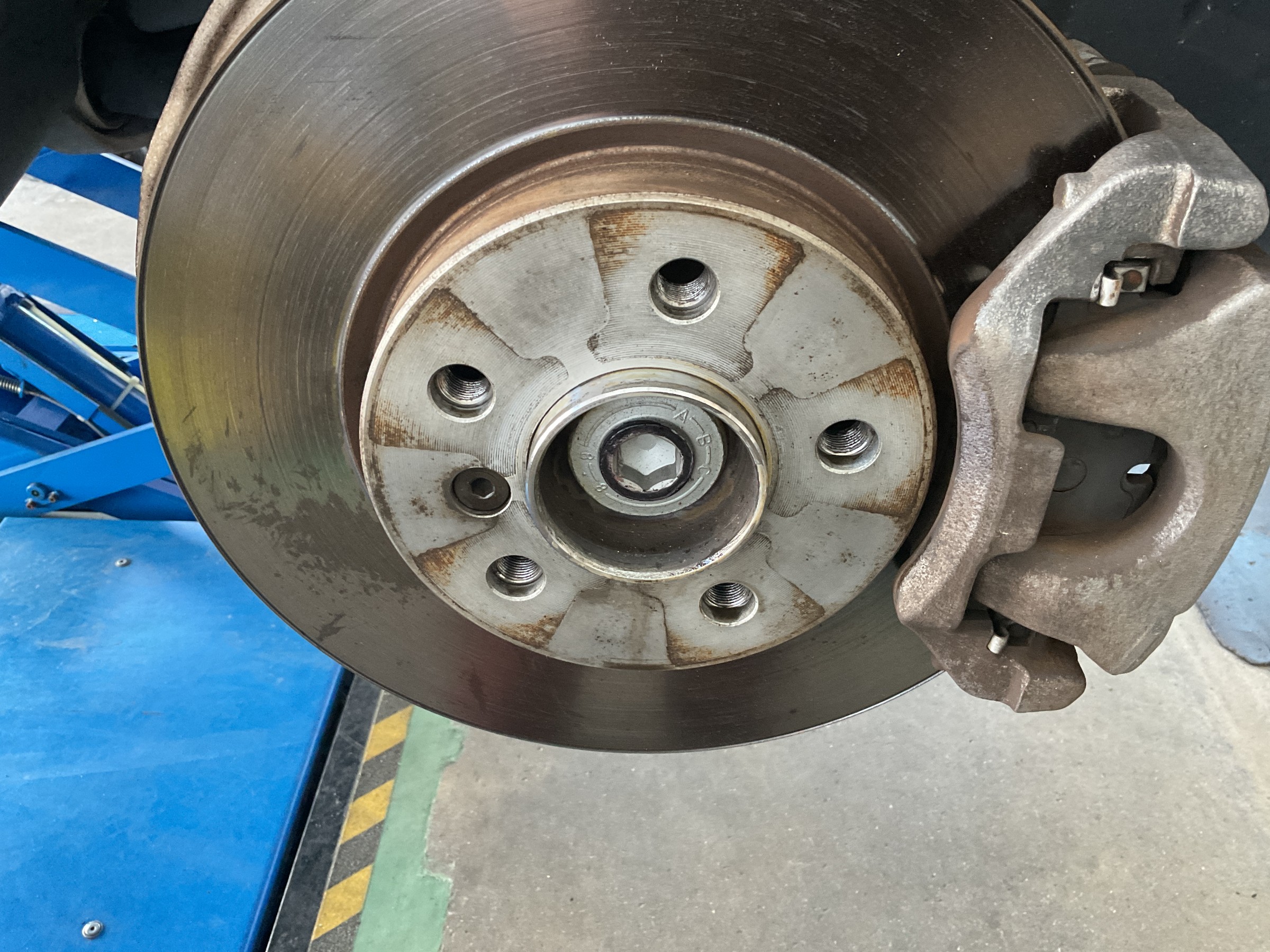 タイヤ館三原　タイヤ交換