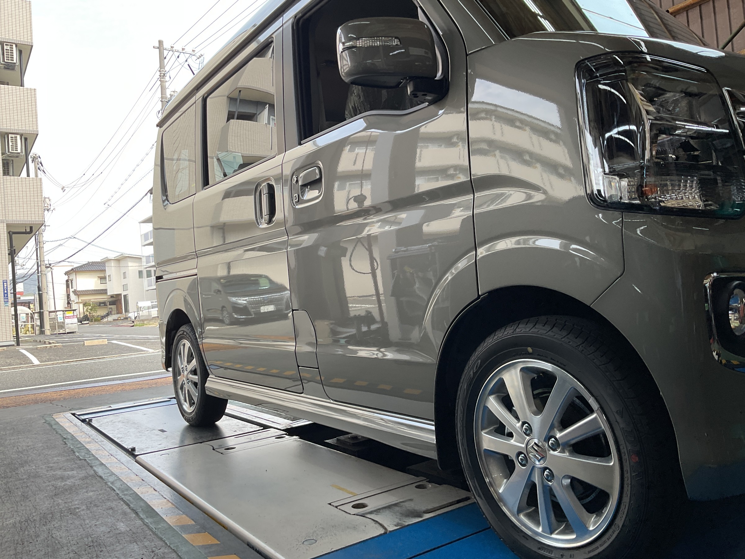 タイヤ館三原　タイヤ交換