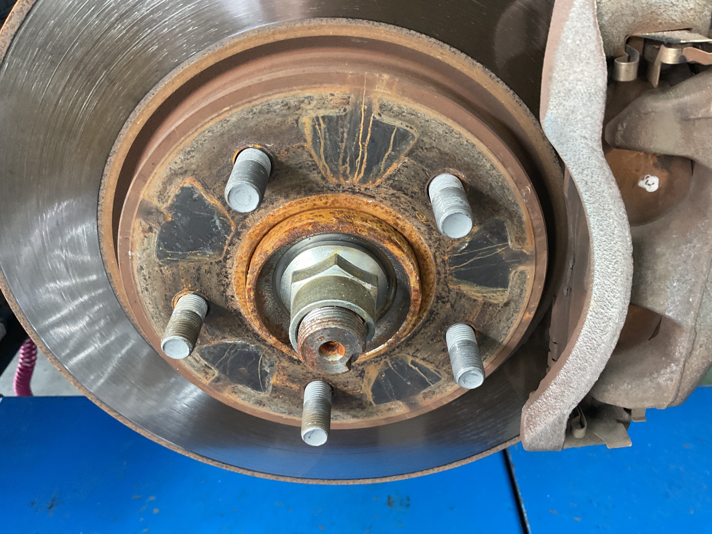 タイヤ館三原　タイヤ交換