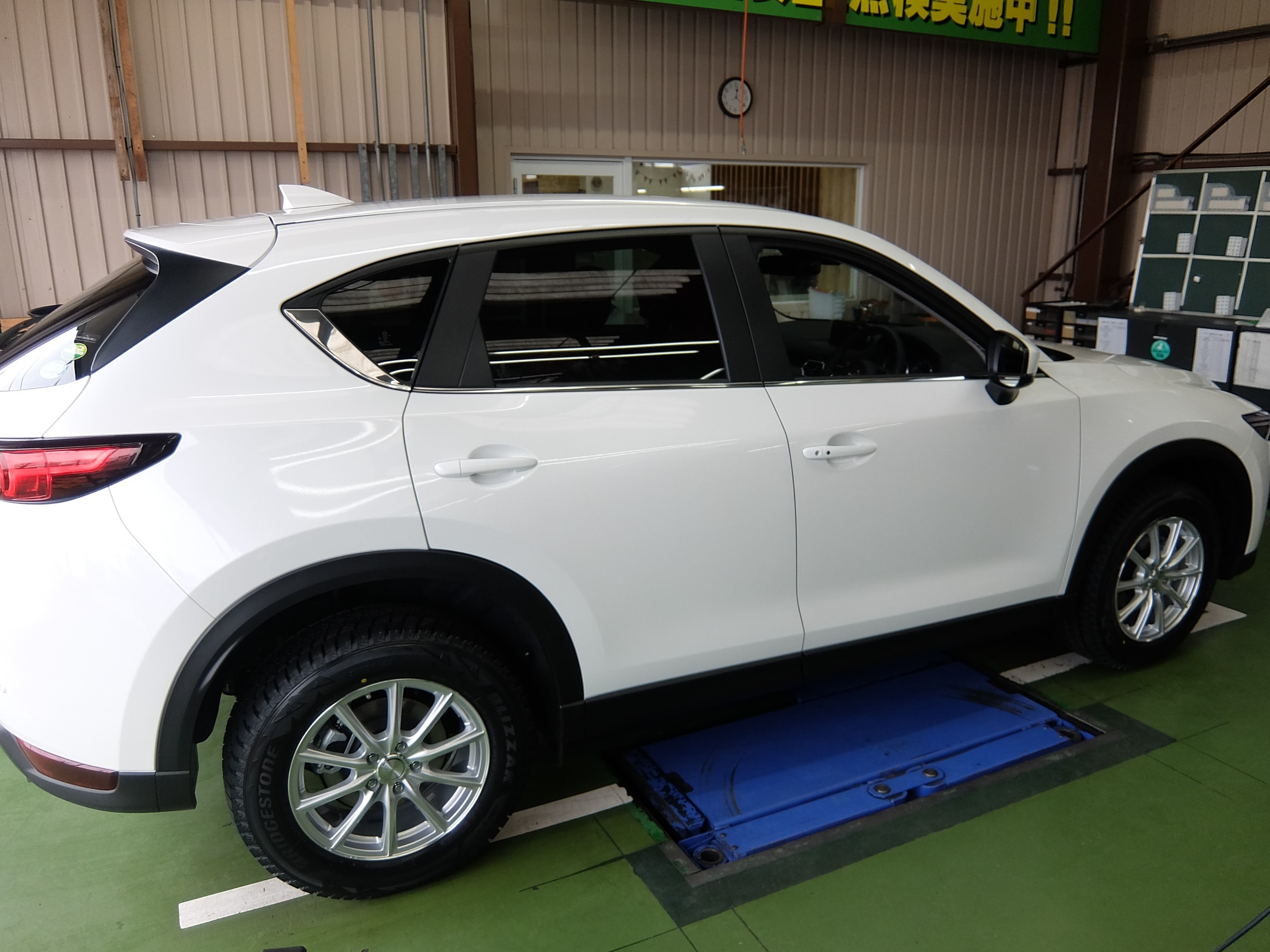 マツダ Cx 5 アルミセット取付け マツダ Cx 5 ホイール タイヤ ホイール関連 タイヤ ホイール交換 サービス事例 タイヤ館 うしく上柏田 茨城県のタイヤ カー用品ショップ タイヤからはじまる トータルカーメンテナンス タイヤ館グループ