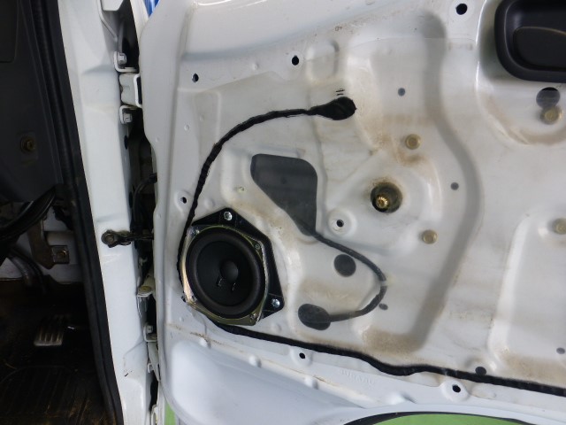 スバル ｔｔ1 サンバー スピーカー取り付けを行いました スバル サンバー Av ナビ機器 カー用品取付 Av商品取付 サービス事例 タイヤ館 阿見 茨城県のタイヤ カー用品ショップ タイヤからはじまる トータルカーメンテナンス タイヤ館グループ