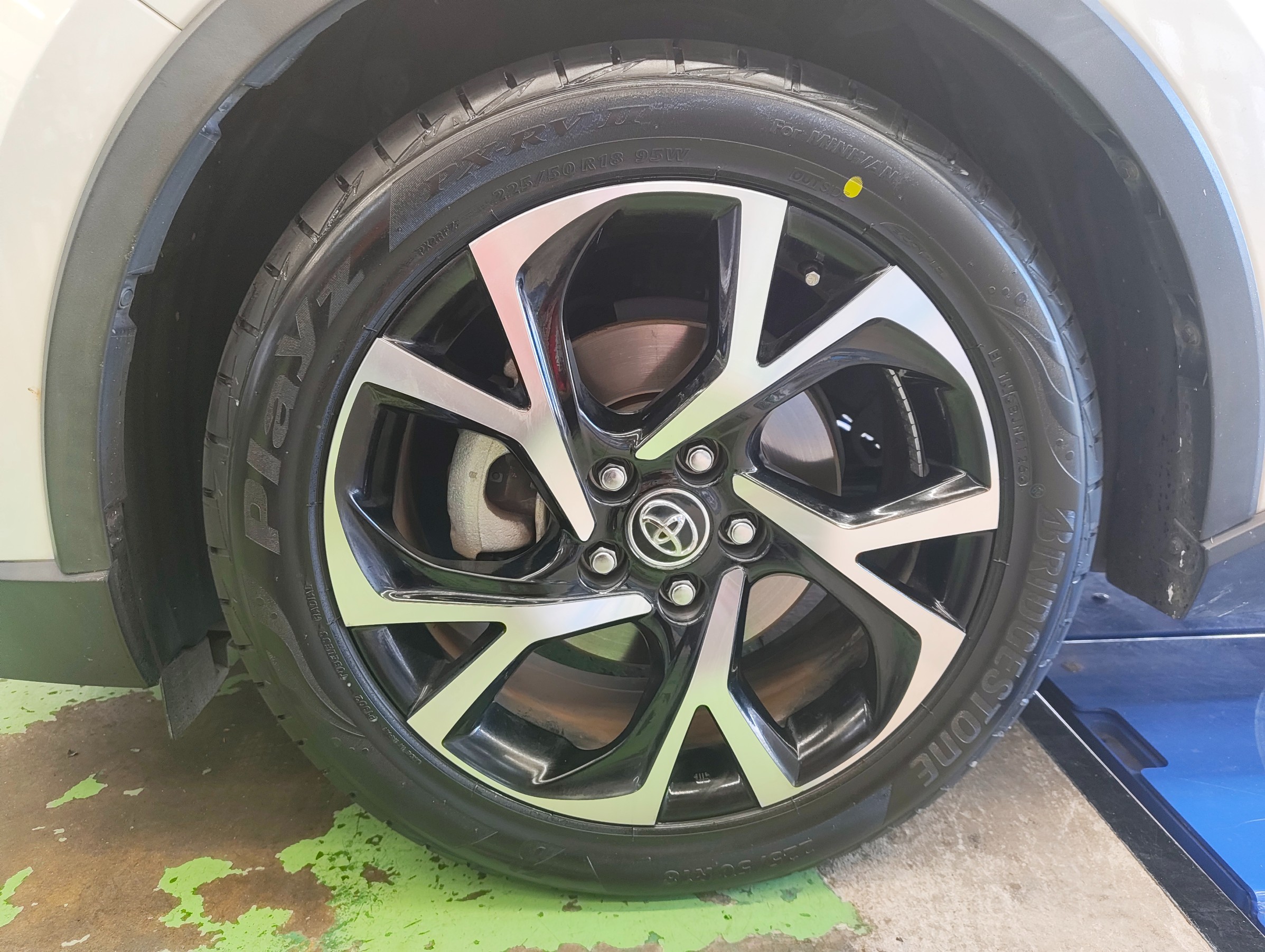 トヨタ C-HR(ZYX10)】タイヤ交換を行いました。 | 店舗おススメ情報