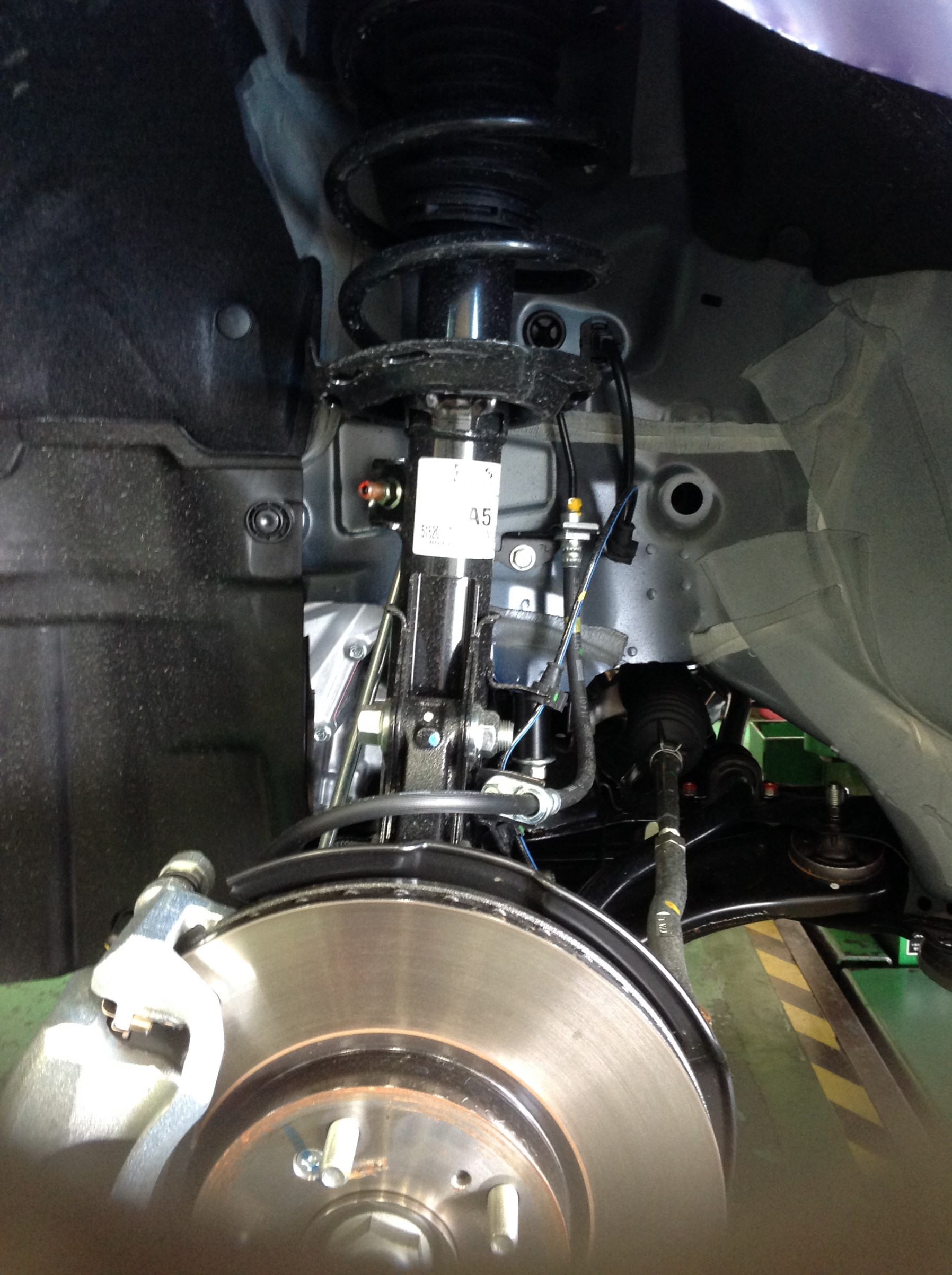 ホンダ ヴェゼル ダウンサス取り付け ホンダ ヴェゼル その他 パーツ取付 サスペンション取付 サービス事例 タイヤ館 磐田 タイヤからはじまる トータルカーメンテナンス タイヤ館グループ