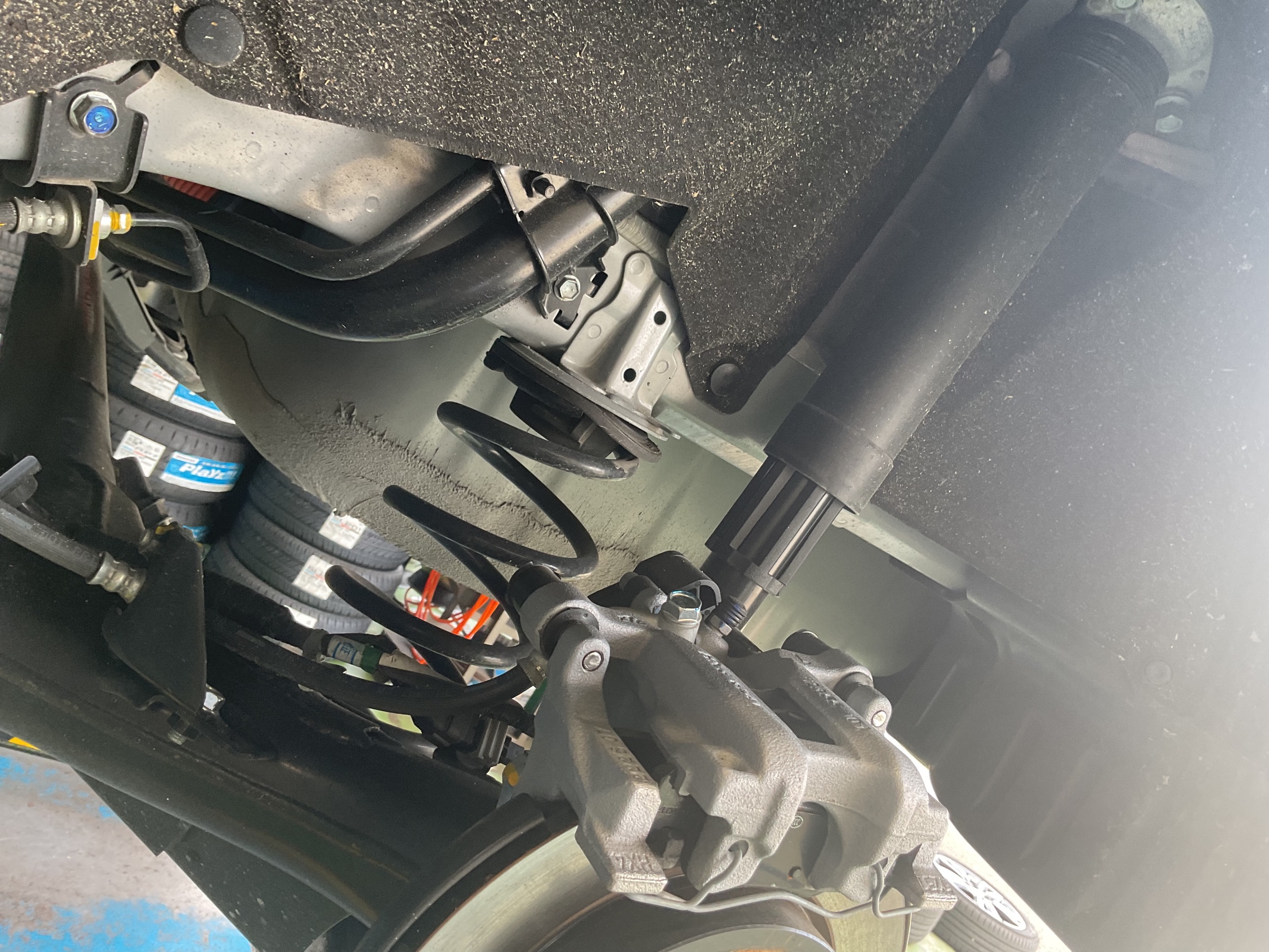 ホンダ フィット e:HEV（GR6）にTEIN FLEX Zを装着！車高調取り付け