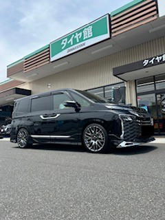 BBS RN / REGNO GR-XⅢ typeRV / VOXY | 店舗おススメ情報 | タイヤ館