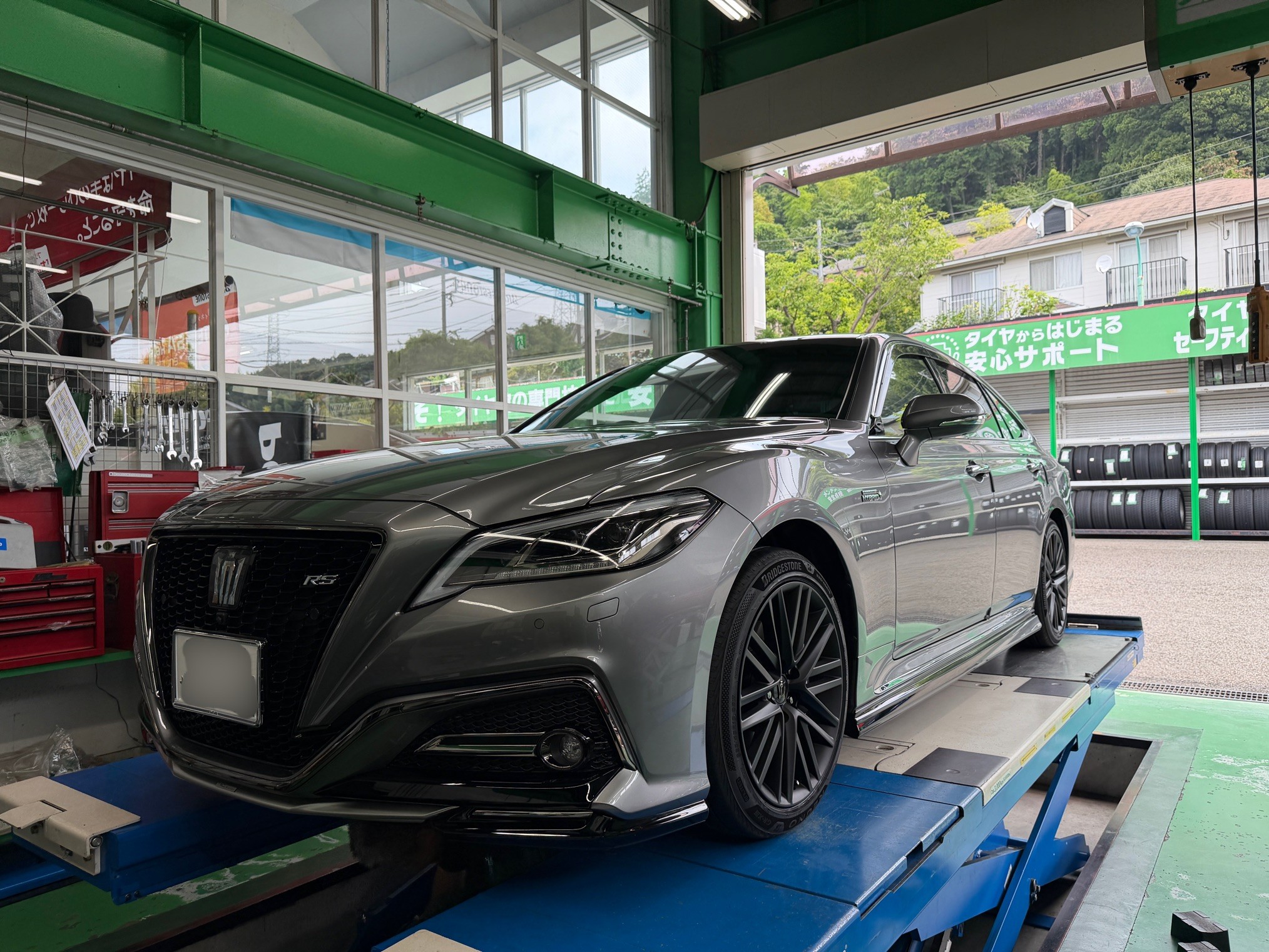 220系クラウンRSにREGNO GR-XⅢ B Edition装着！純正新品マット