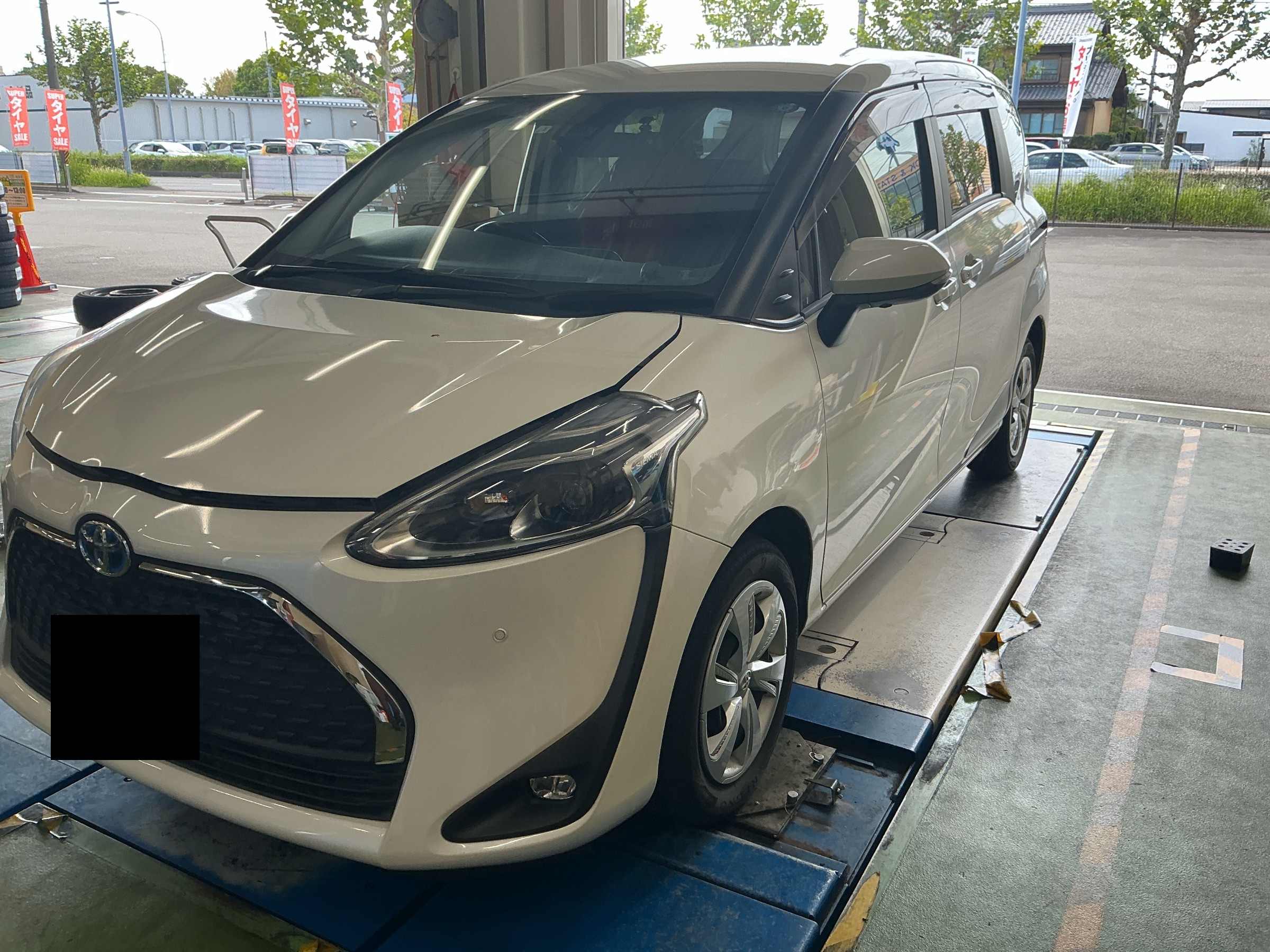 未使用に近い 引取歓迎岐阜 冬タイヤ TOYO 185/60R15 シエンタ タイヤ館岐阜北での作業のご紹介】トヨタ シエンタのタイヤ交換(レグノ