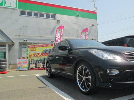 インチ スカイライン クロスオーバー Schwert Sc4 サービス事例 タイヤ館 秋田仁井田 秋田県のタイヤ カー用品ショップ タイヤからはじまる トータルカーメンテナンス タイヤ館グループ