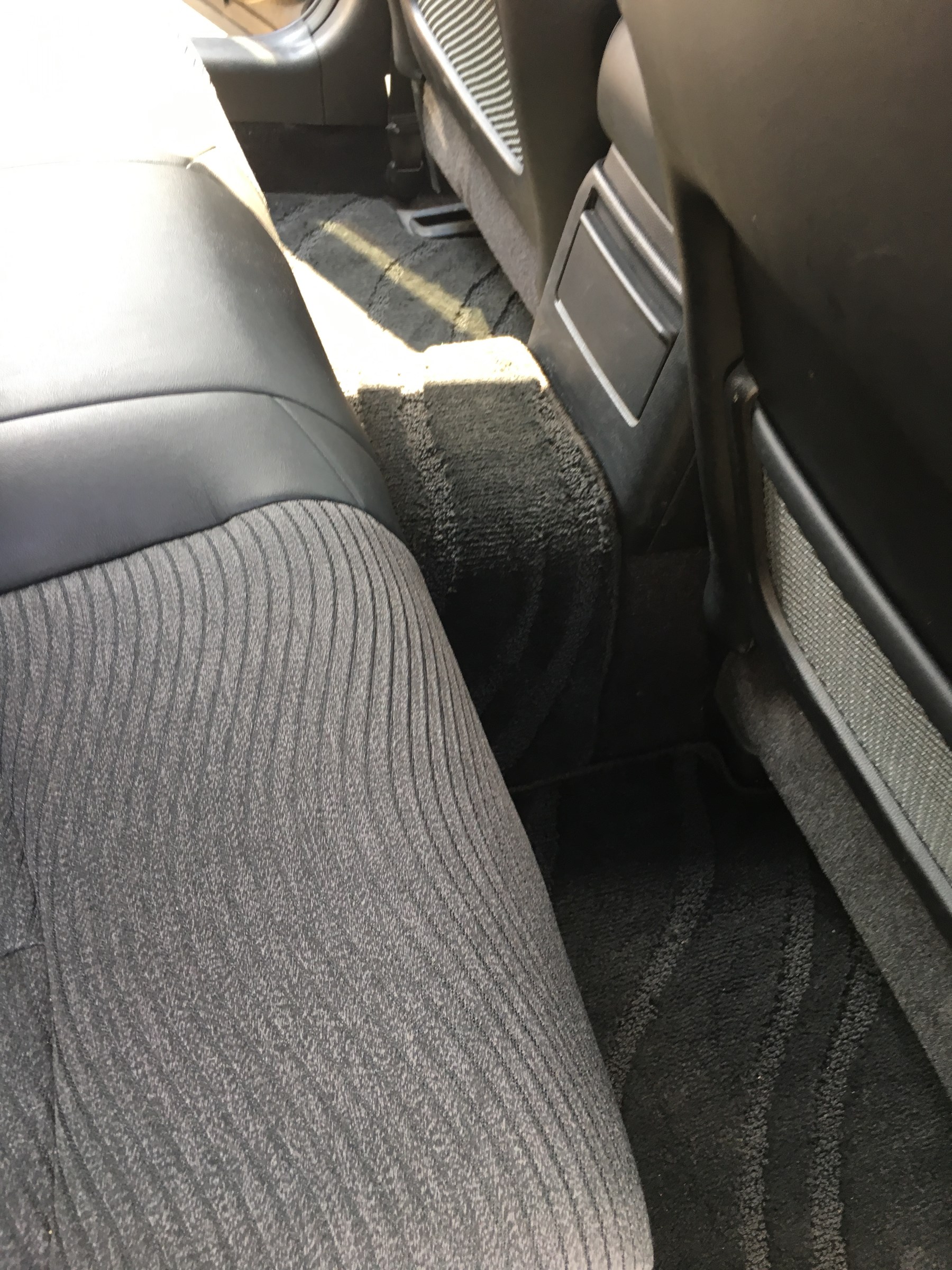車内清掃 スタッフ日記 タイヤ館 都城 タイヤからはじまる トータルカーメンテナンス タイヤ館グループ