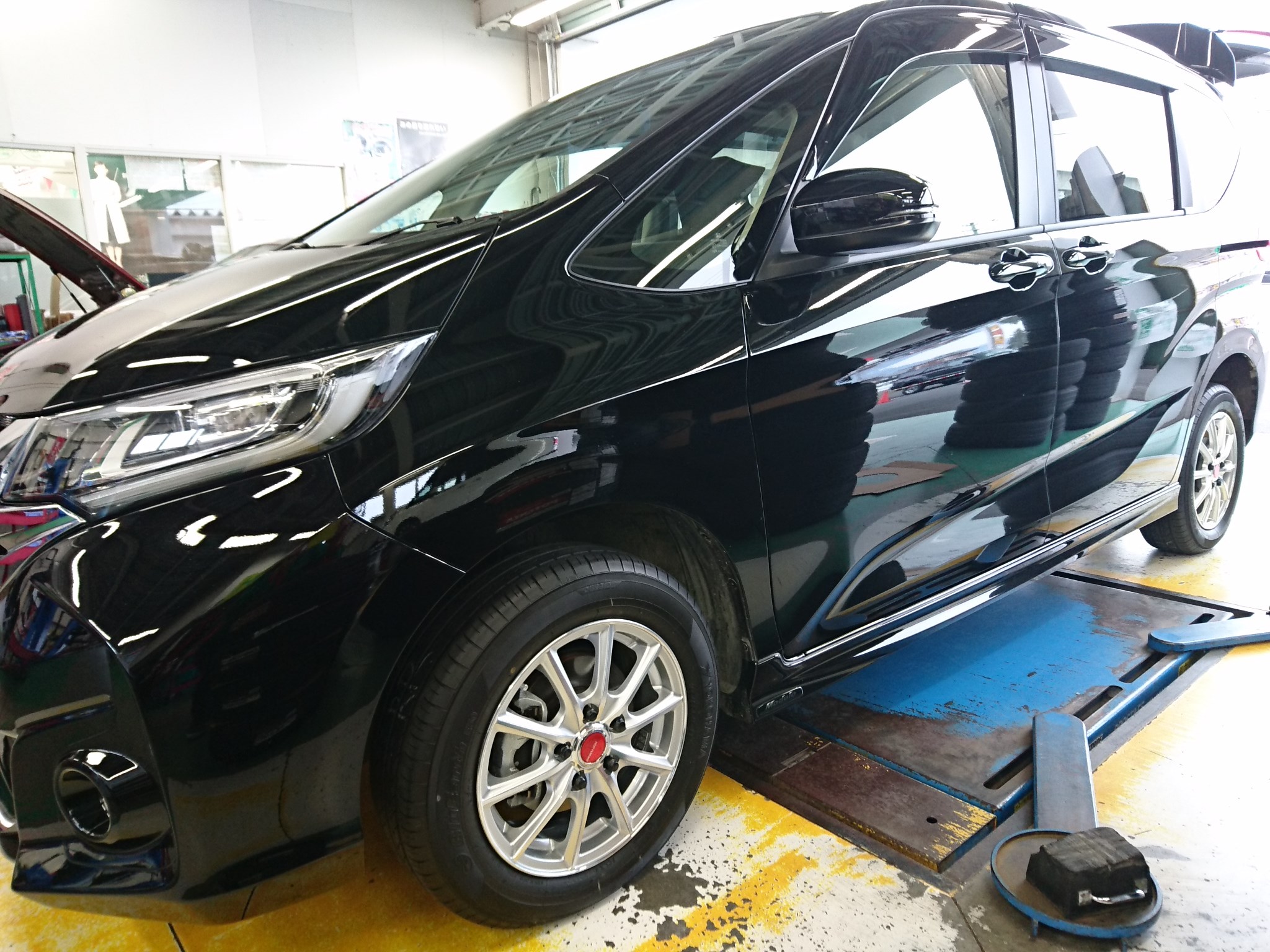 新型フリードをホイール交換でよりお洒落に♪ | 店舗おススメ情報