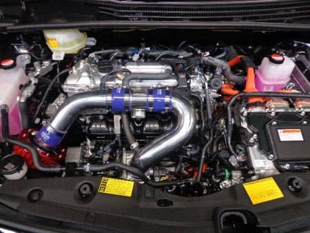 ZVW30プリウスに HKS レーシングサクション リローデッド 取付け