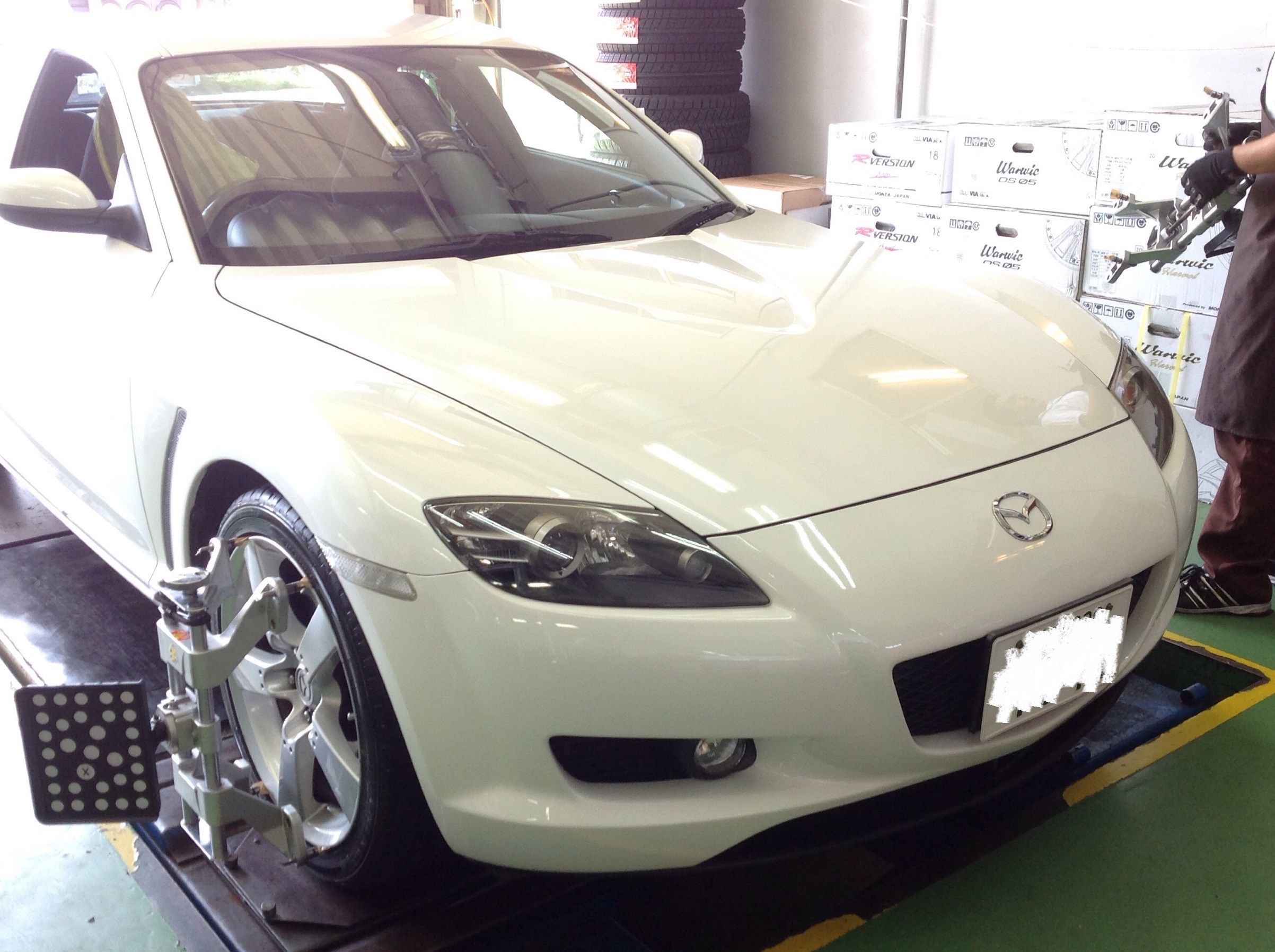 マツダｒｘー８ タイヤ交換しました マツダ Rx 8 タイヤ タイヤ ホイール関連 ４輪トータルアライメント調整 サービス事例 タイヤ館 西船橋 千葉県のタイヤ カー用品ショップ タイヤからはじまる トータルカーメンテナンス タイヤ館グループ