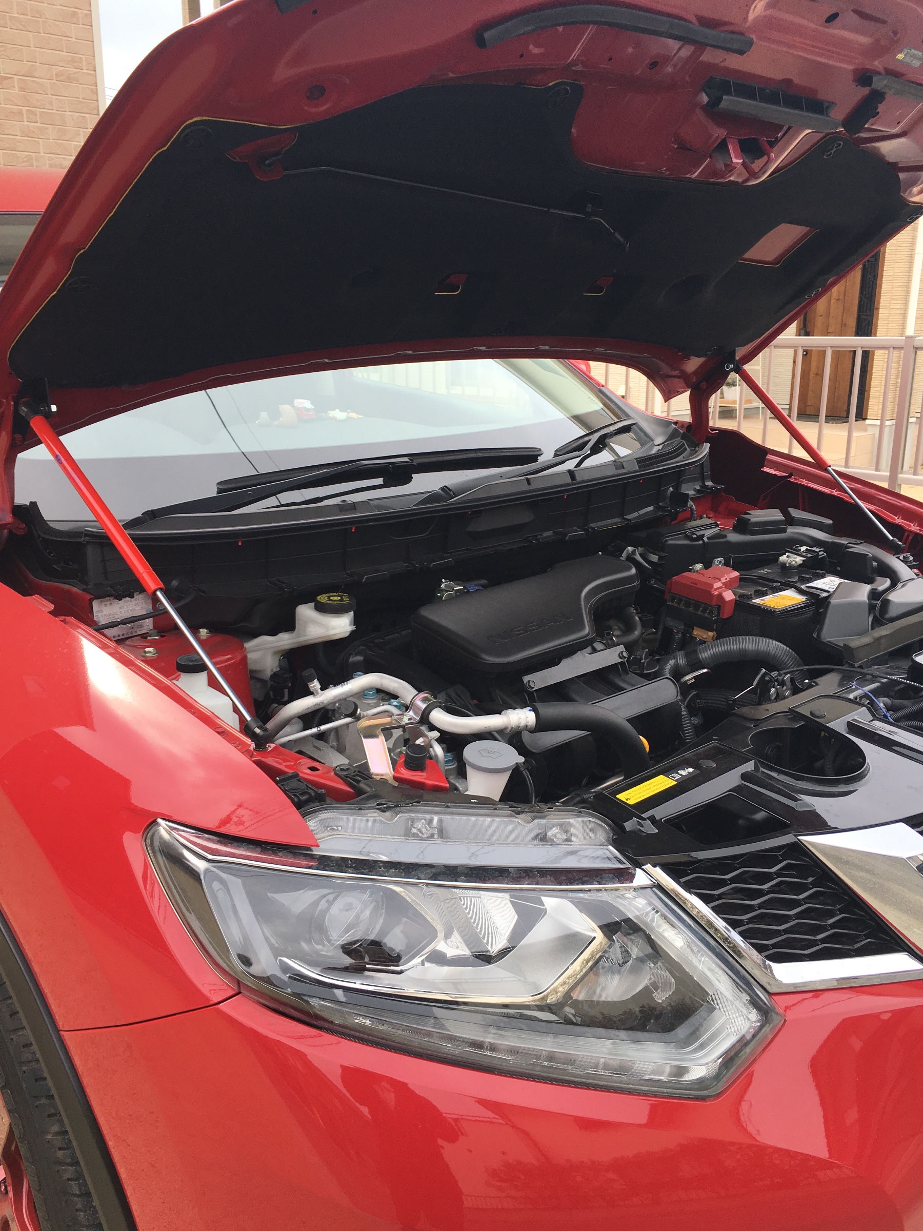 ボンネットダンパー