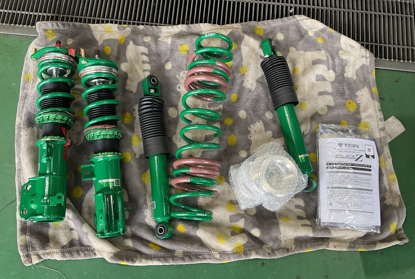 スズキ『エブリイワゴン』型式：DA17W TEIN：フレックスZ 車高調取付
