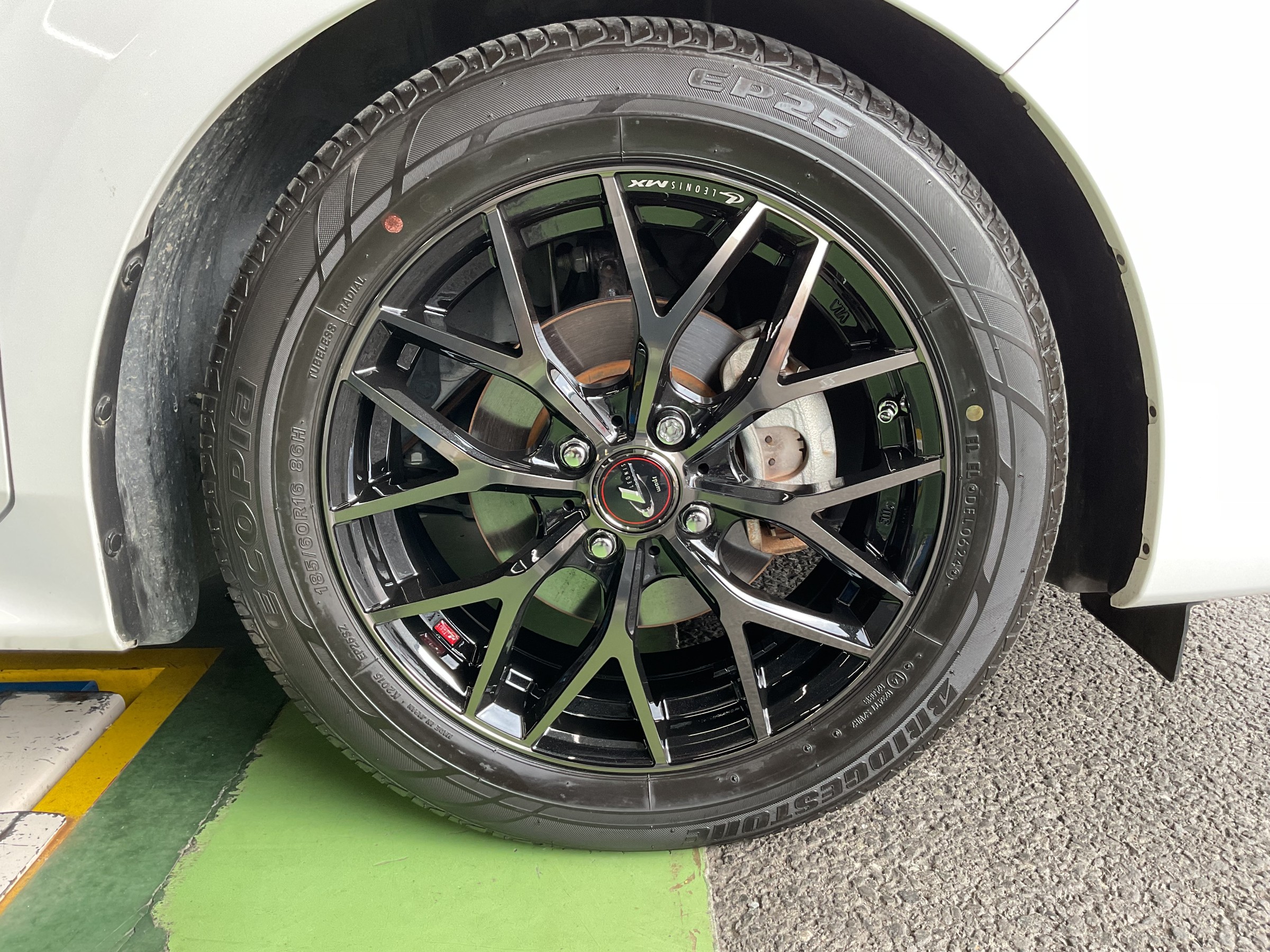 日産 ノート LEONIS MX装着！ | 店舗おススメ情報 | タイヤ館 平塚