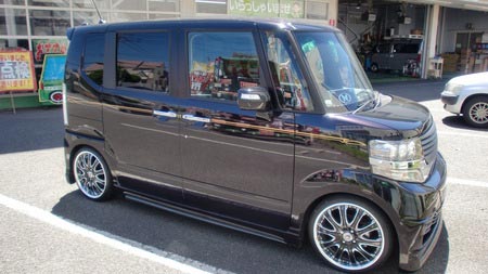 N Box フルカスタム 黒死蝶 サービス事例 タイヤ館 平塚 神奈川県のタイヤ カー用品ショップ タイヤからはじまる トータルカーメンテナンス タイヤ館グループ