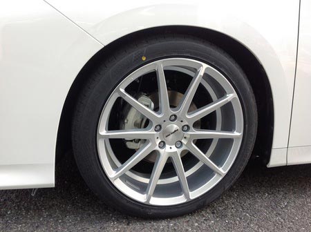 アルファードハイブリッドにアルミセット＆車高調取付☆ | 店舗
