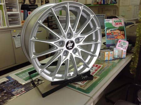 ワーク インポートレーベル Wil 01fがやって来た スタッフ日記 タイヤ館 可児店 岐阜県のタイヤ カー用品ショップ タイヤからはじまる トータルカーメンテナンス タイヤ館グループ