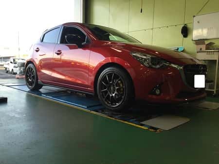 レイズVOLK RACING ZE40をデミオに装着！ | 店舗おススメ情報 | タイヤ