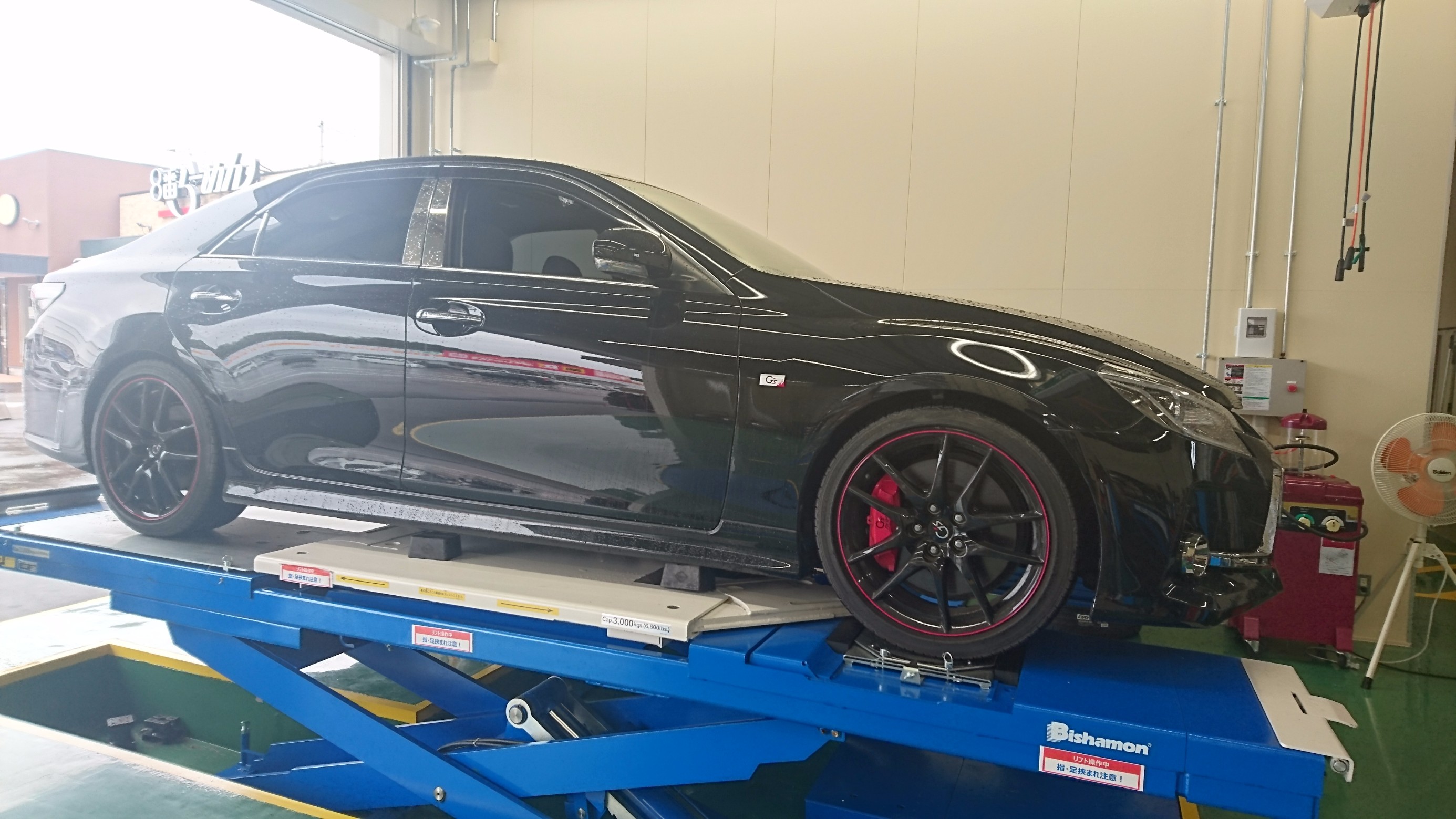 マークxに ホイル取り付けました トヨタ マークx ホイール タイヤ ホイール関連 4輪トータルアライメント調整 サービス事例 タイヤ館 アクロスプラザ倉敷児島 タイヤからはじまる トータルカーメンテナンス タイヤ館グループ