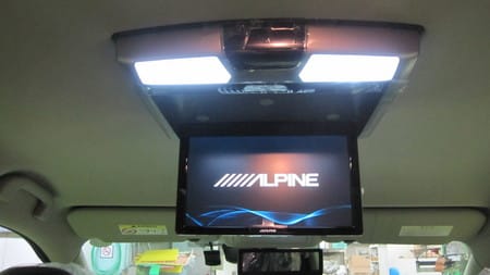 ｔ32 エクストレイルにフリップダウン取付 日産 エクストレイル Av ナビ機器 カー用品取付 Av商品取付 サービス事例 タイヤ館 奈良 奈良県のタイヤ カー用品ショップ タイヤからはじまる トータルカーメンテナンス タイヤ館グループ
