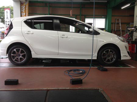 アクアにエンケイ PF07 15インチ装着！ | 店舗おススメ情報 | タイヤ館